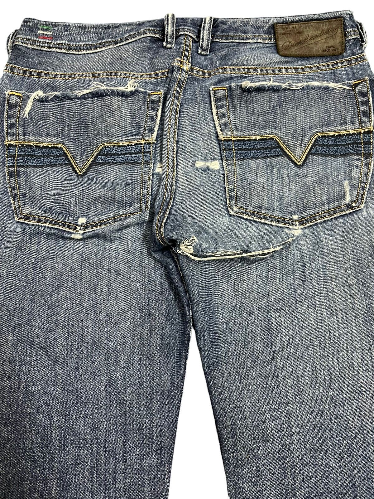 Diesel Vintage Diesel Industry Blue Wash Distress Bootcut Jeans Size US 32 / EU 48 - 6 Thumbnail