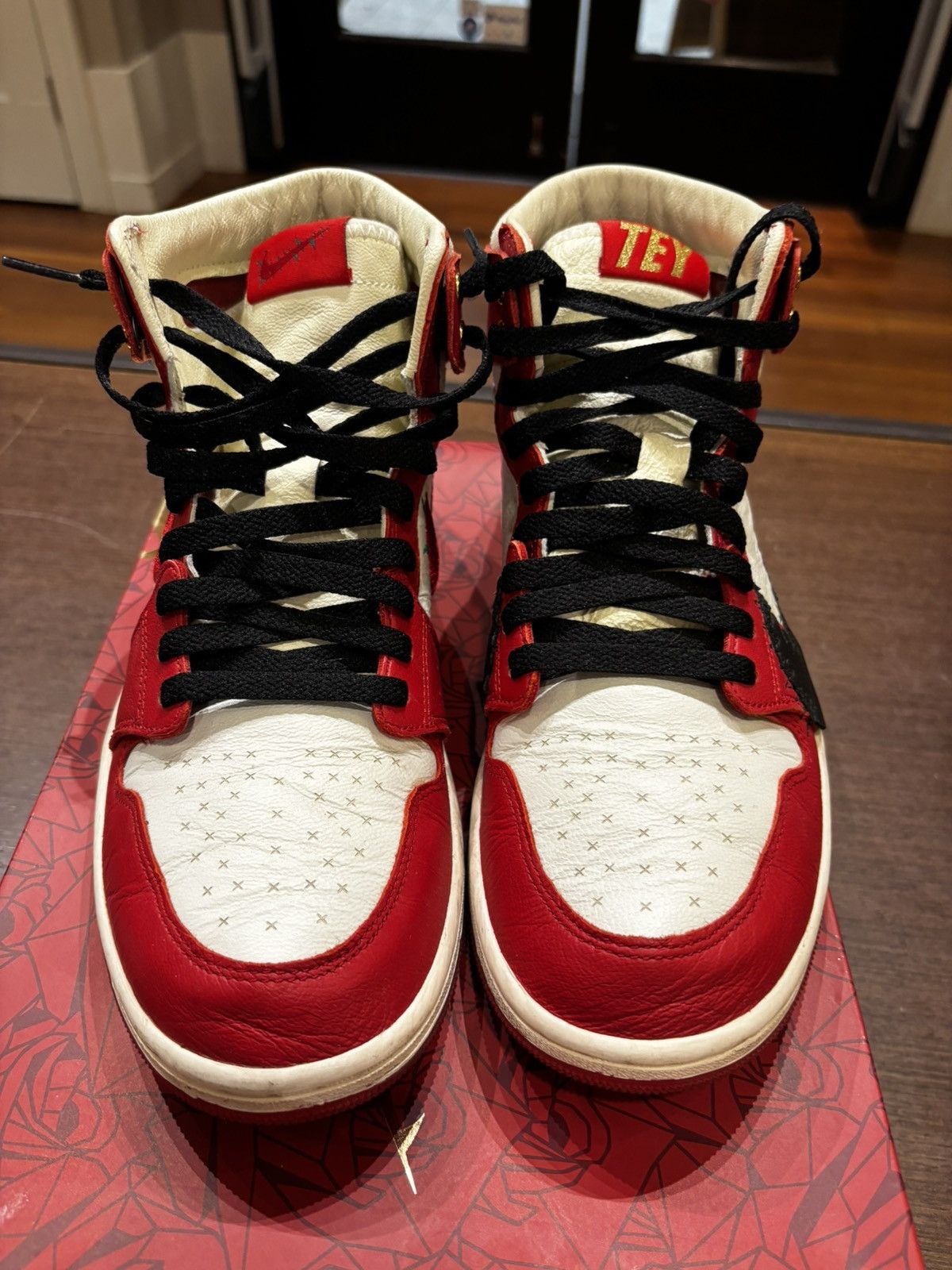 Jordan Brand Jordan 1 High CMFT Teyana Taylor Size US 8.5 / EU 41-42 - 4 Thumbnail