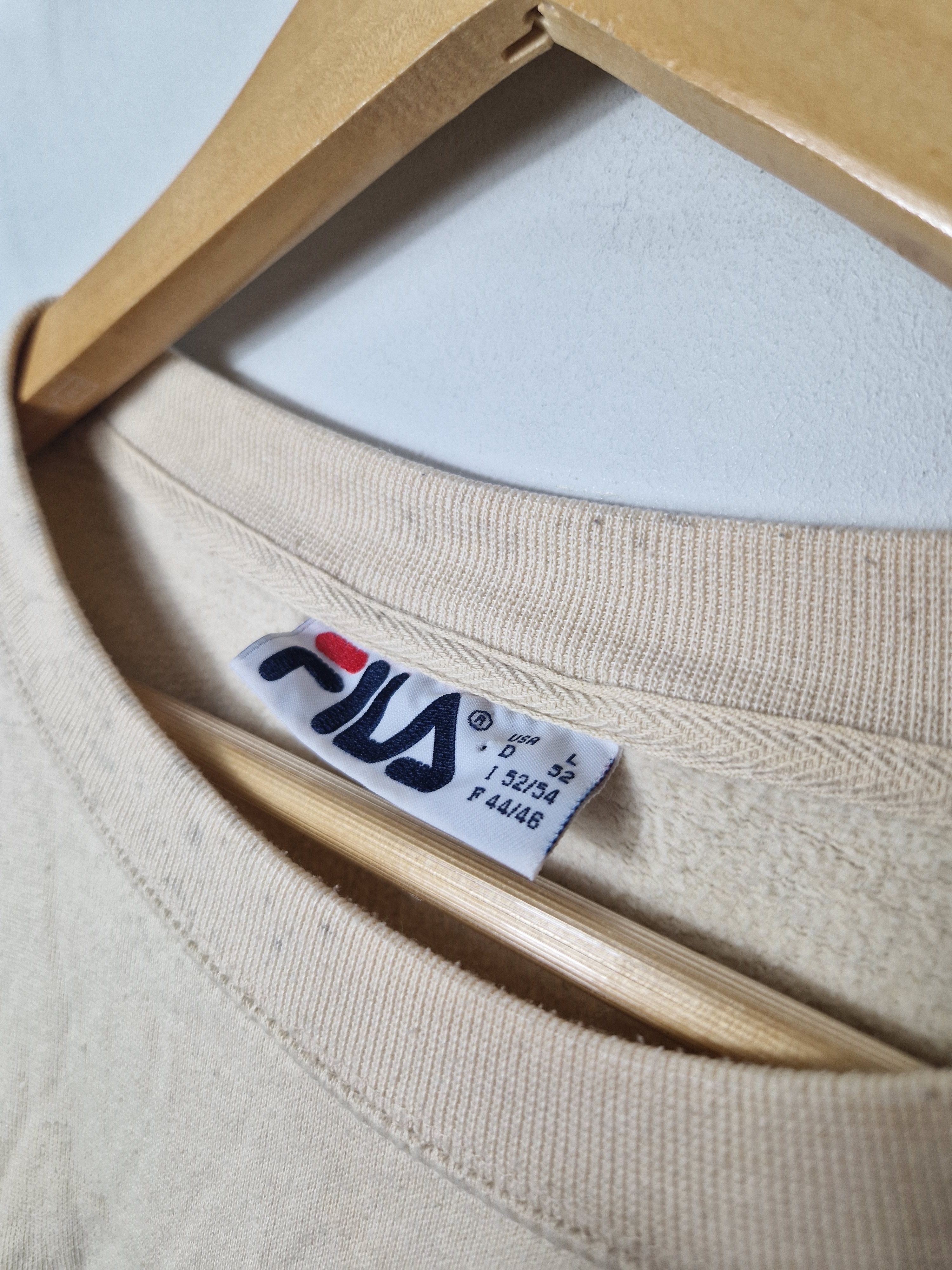 Fila Fila vintage 90s beige sweatshirt Size US XL / EU 56 / 4 - 4 Thumbnail