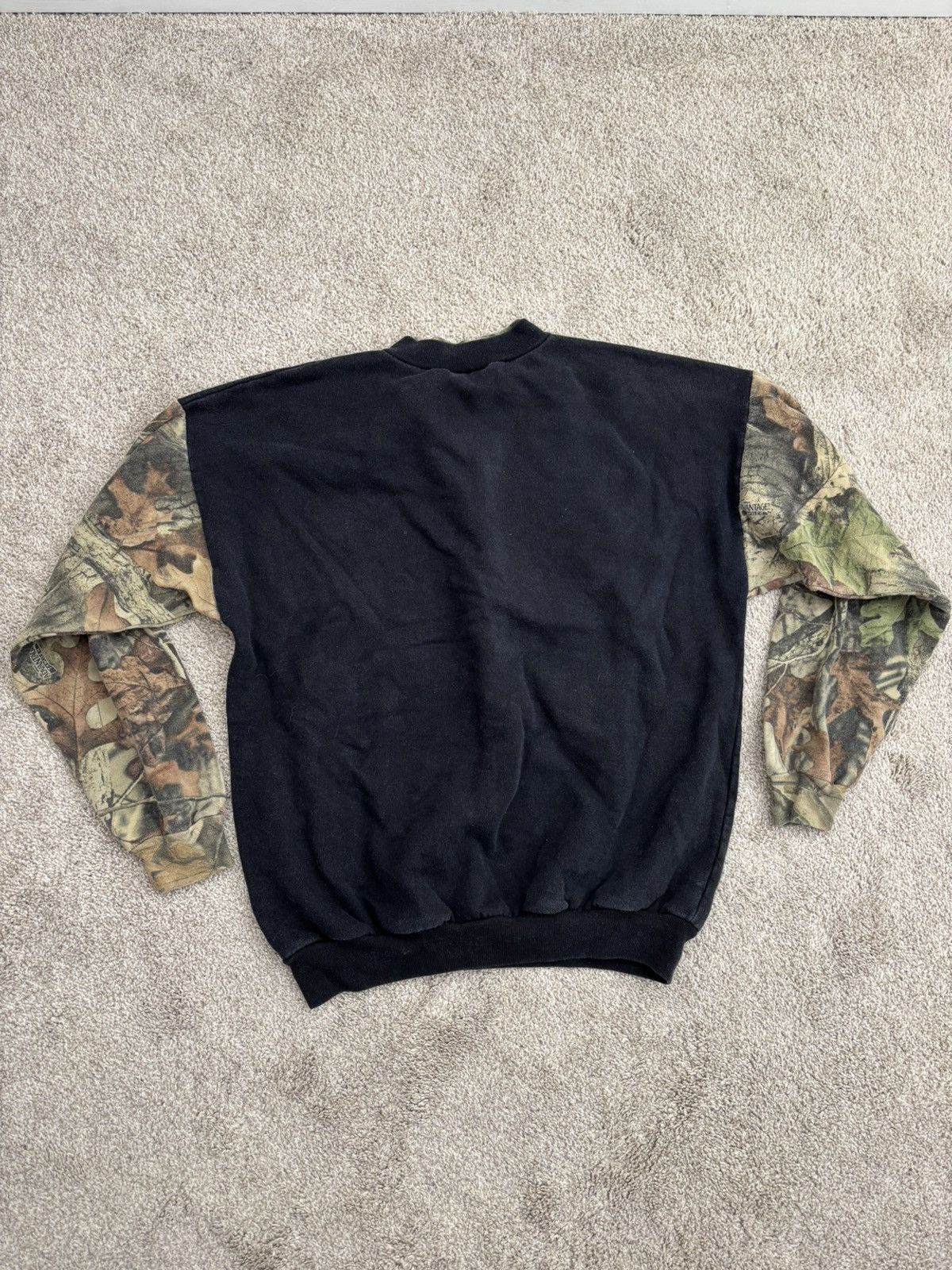 Vintage Vintage Bear and Wildlife Camo Sleeve Sweatshirt Size US L / EU 52-54 / 3 - 3 Thumbnail