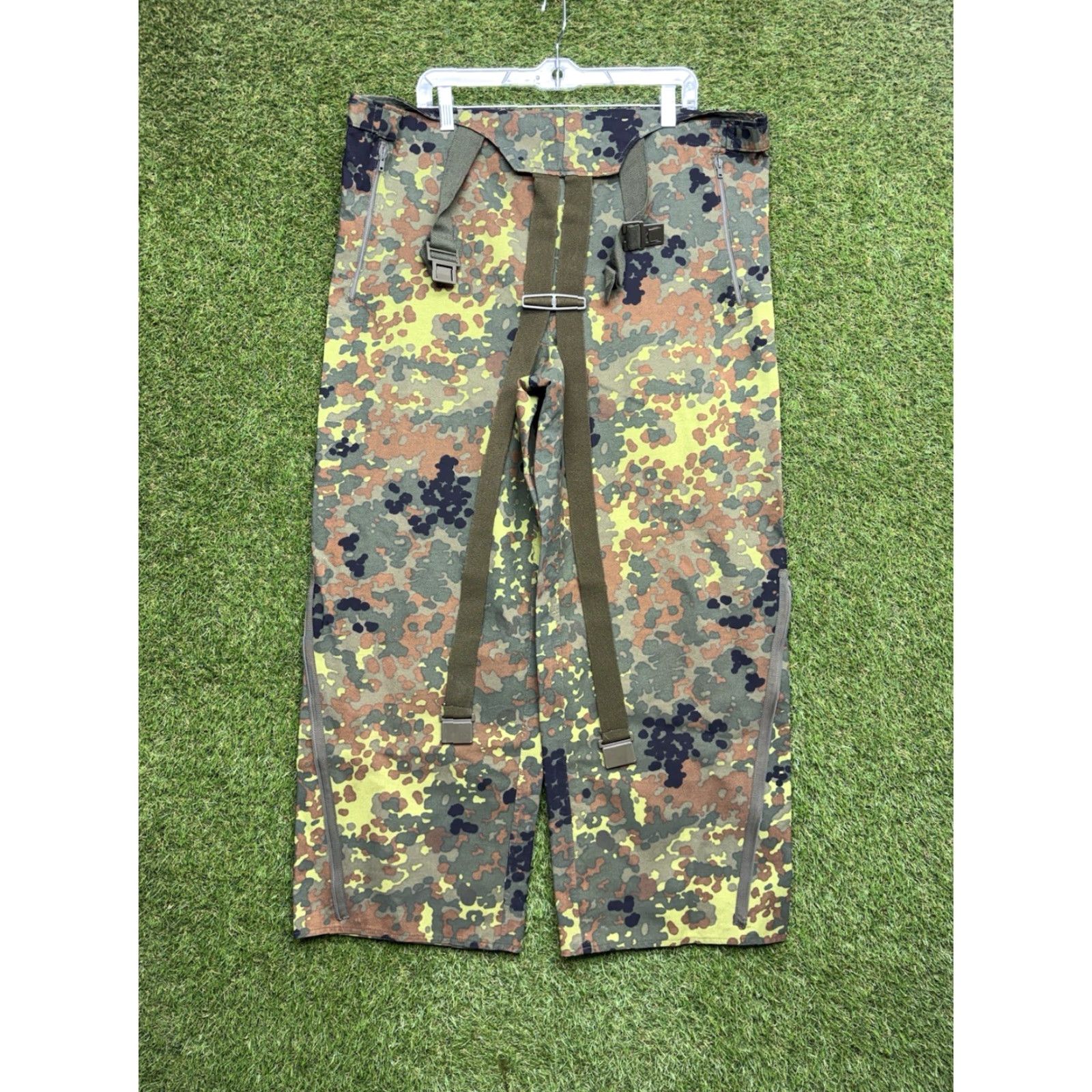 VINTAGE Military German CAMO BIB OVERALLS Mens 52/54 Multicolor Camouflage 90s German Military, Camouflage, Army Overalls Mens Size 52/54