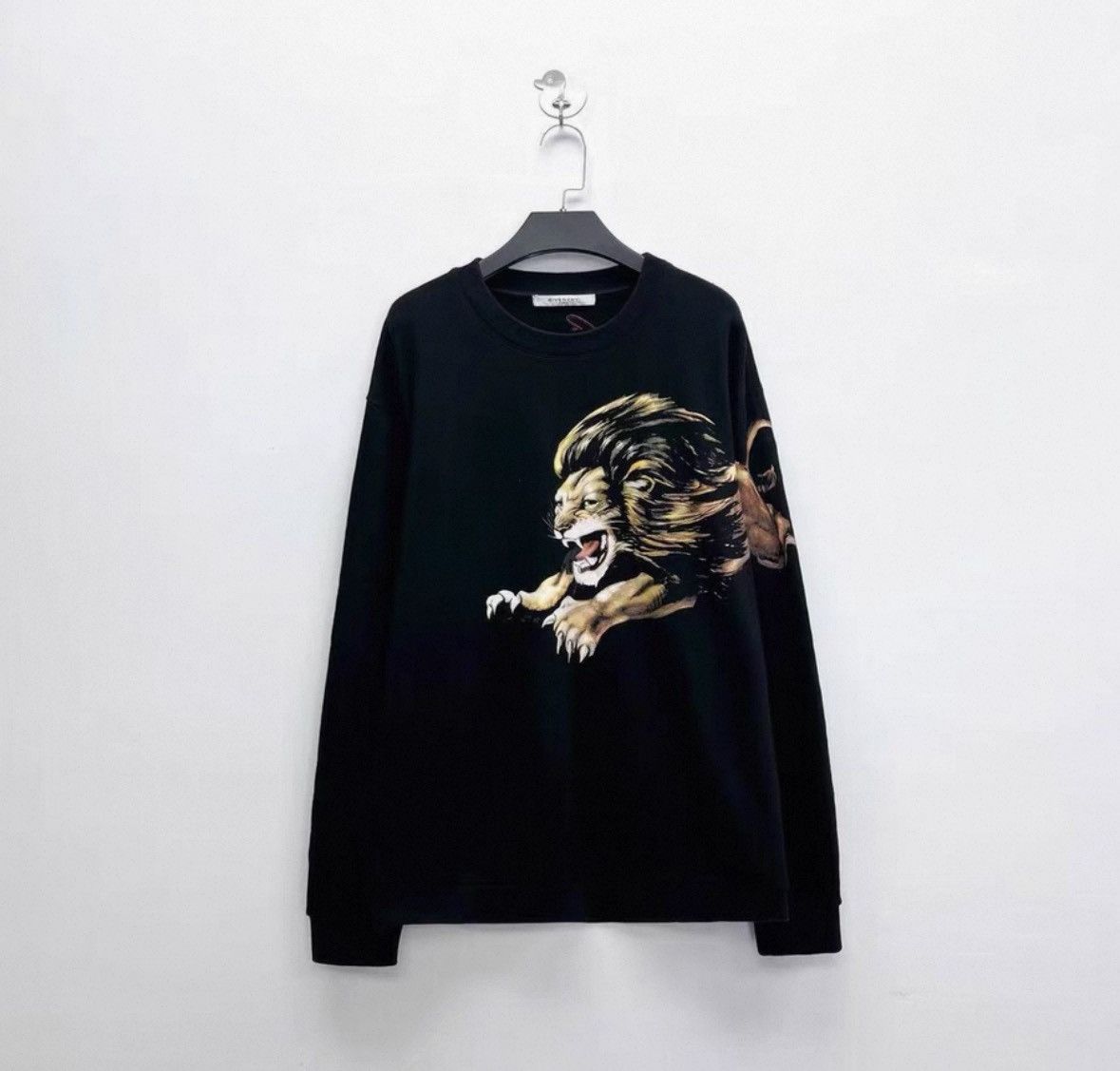 Givenchy Givenchy Givenchy Lion Graphic Sweatshirt for Men -2507 Size US XXL / EU 58 / 5 - 1 Thumbnail