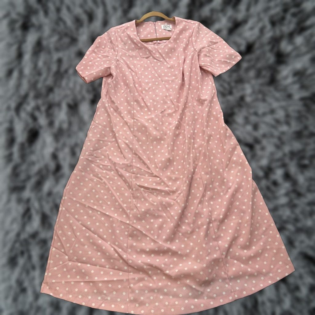 Vintage Chelsea Studio Dress 18W Plus Polka Dot Classic Retro Mod 60s 80s Cottagecore Women Dress Long Pink Polka Dot 60s 80s Womens 18W Plus Size XXL / US 16-18 / IT 52-54 - 1 Thumbnail