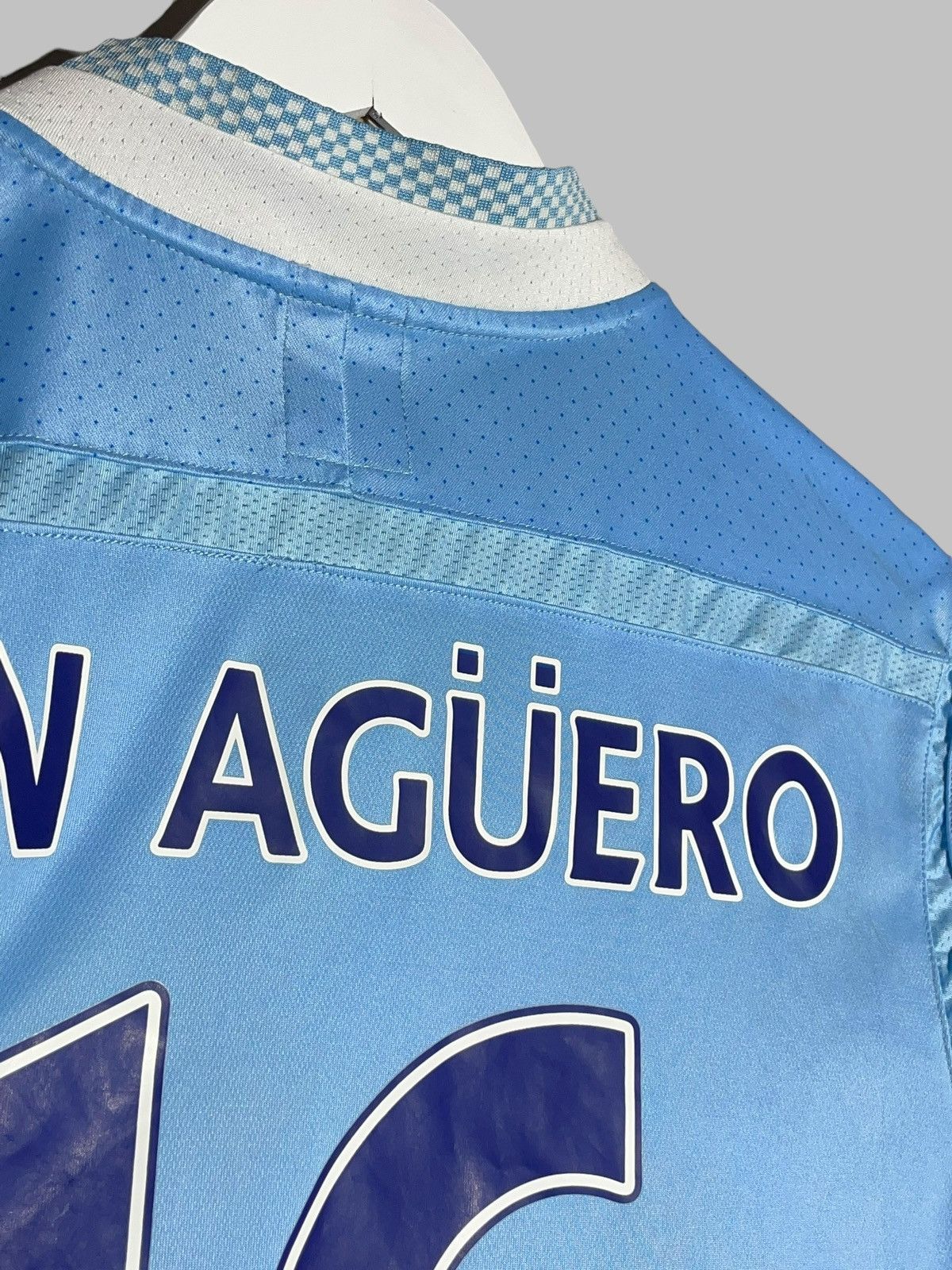 Umbro × Vintage #16 Kun Aguero Manchester City Umbro 2011/12 Football Shirt Size US S / EU 44-46 / 1 - 13 Thumbnail