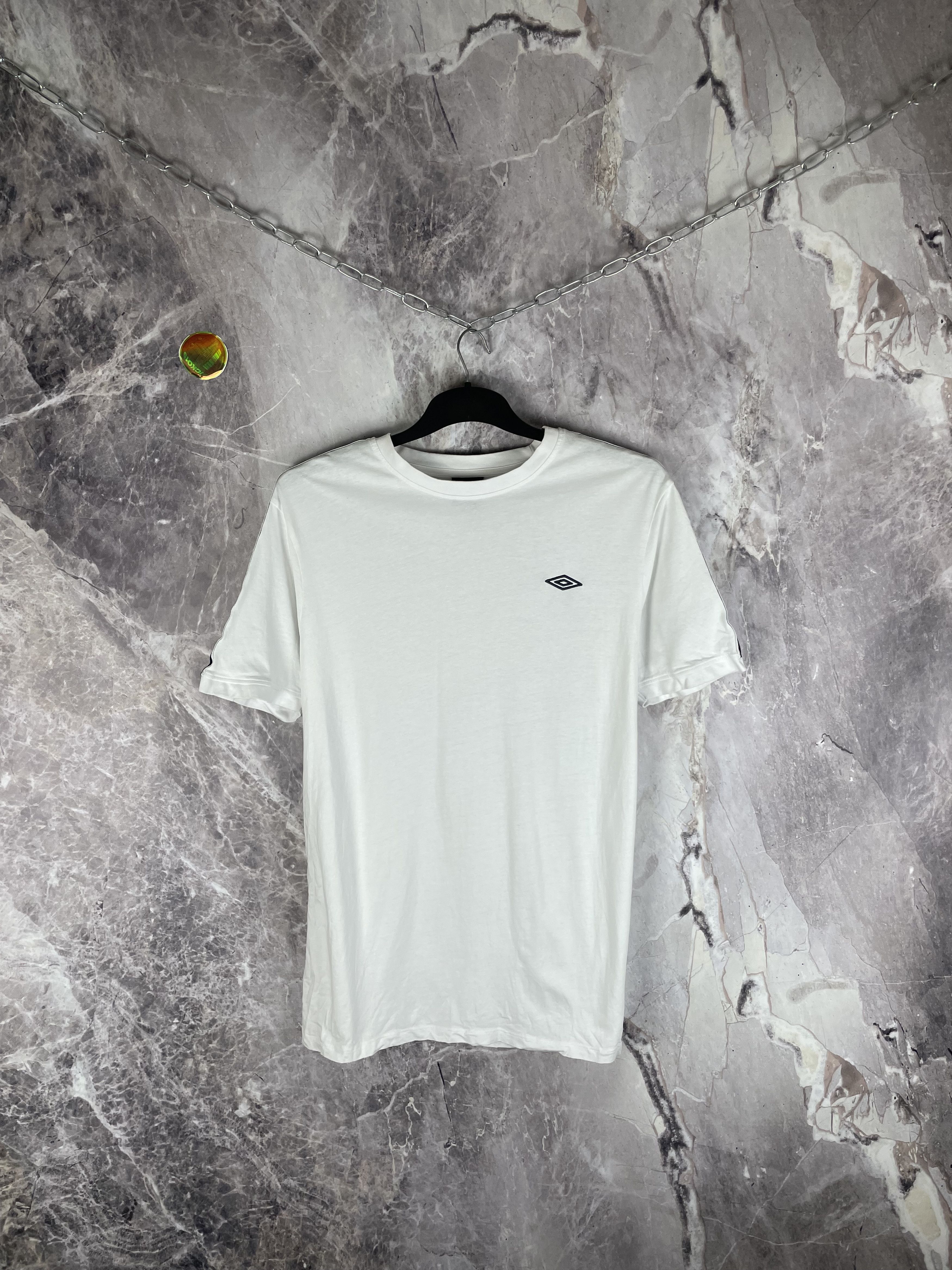 Umbro Umbro vintage short sleeve t-shirt y2k Size US XL / EU 56 / 4 - 1 Thumbnail