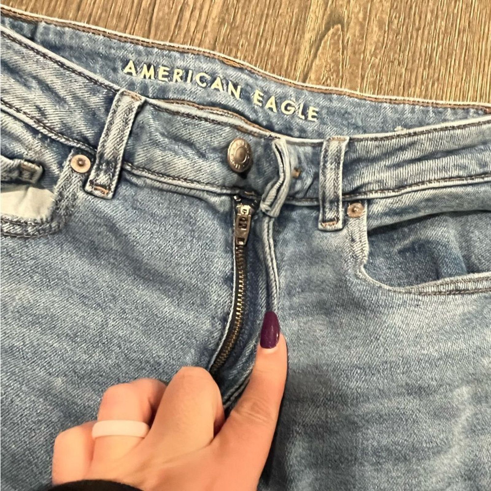 American Eagle Outfitters American Eagle Mom Jeans High Rise Stretch Whiskering Size 30" / US 8 / IT 44 - 3 Thumbnail