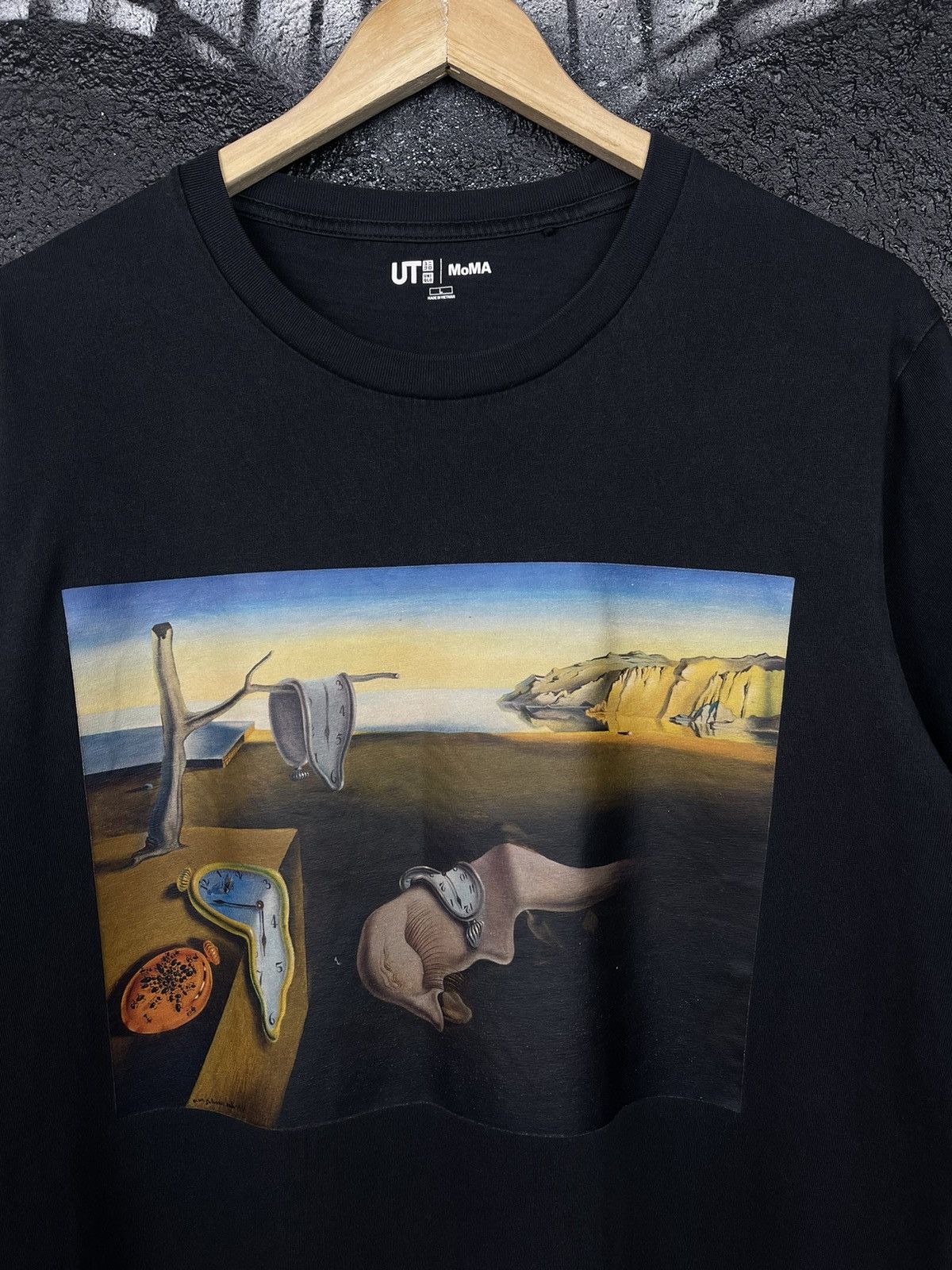 Uniqlo Uniqlo x MoMA Salvador Dali Graphic Logo T-Shirt Men’s Size L Size US L / EU 52-54 / 3 - 5 Thumbnail