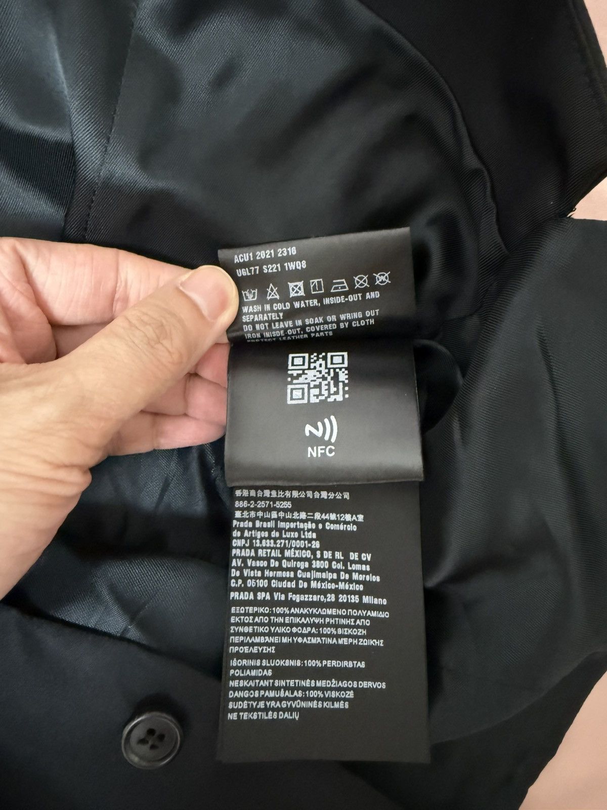 Prada Prada black re-nylon logo vest 48 Size US M / EU 48-50 / 2 - 7 Thumbnail