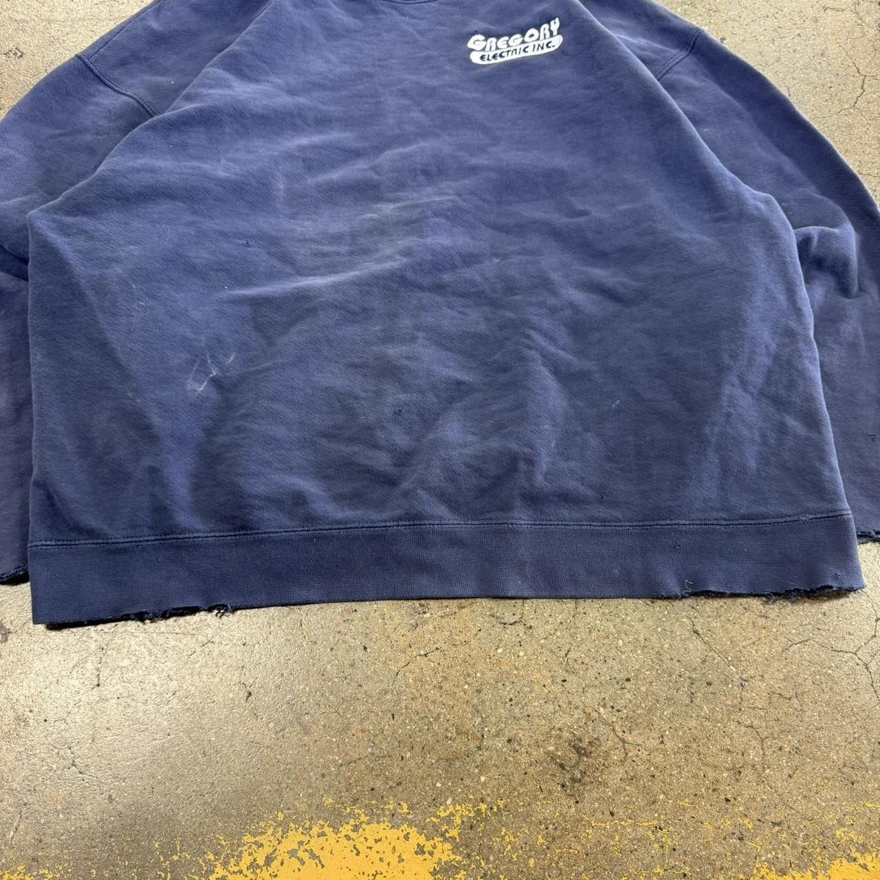 Fruit Of The Loom × Vintage VTG 90s Perfectly Thrashed Navy Crewneck Sweatshirt Size US XL / EU 56 / 4 - 4 Thumbnail