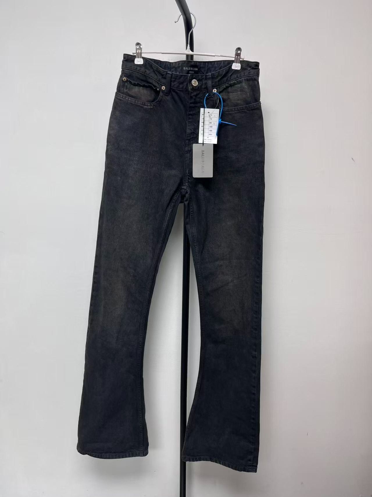 Balenciaga Balenciaga Solid Slim Zip Jeans Men Size US 28 / EU 44 - 1 Thumbnail