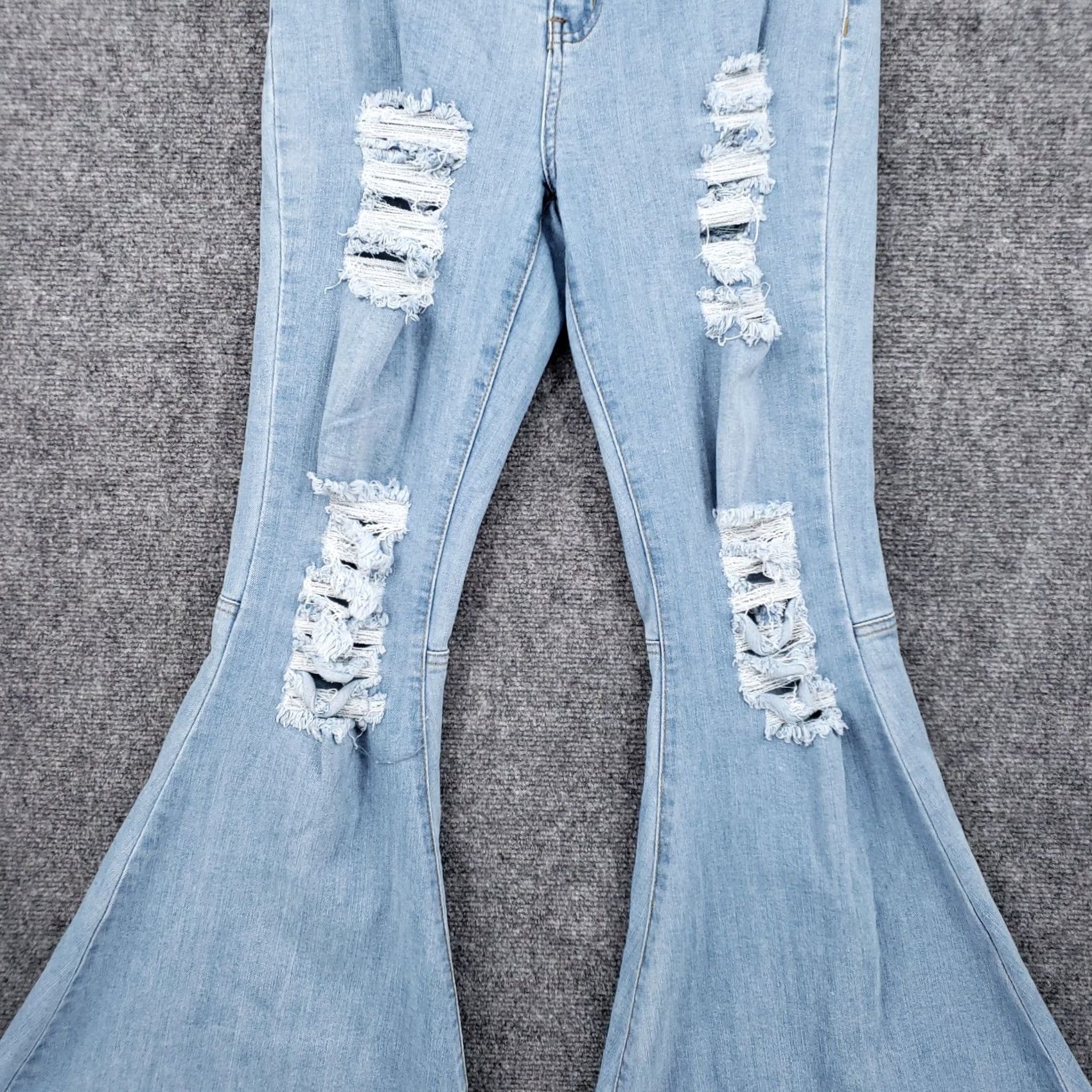 Vintage Rue21 Jeans Womens 7 Junior Blue Flare Bell Bottom Ripped Light Wash Stretch Y2K Jeans Size 28" / US 6 / IT 42 - 4 Thumbnail
