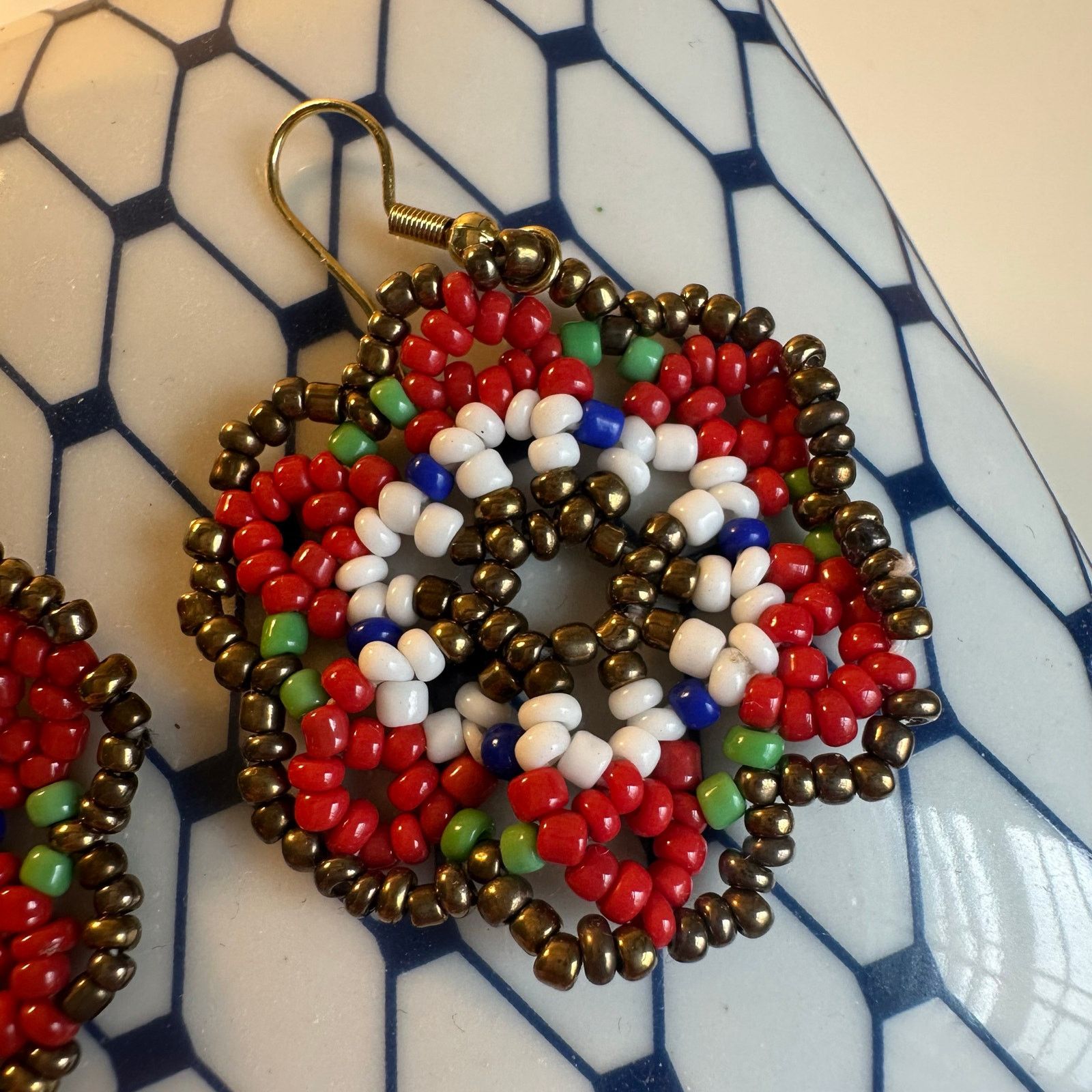 Other Flower Dangle Beaded Earrings Multicolor Red White Blue Gold Size ONE SIZE - 3 Thumbnail