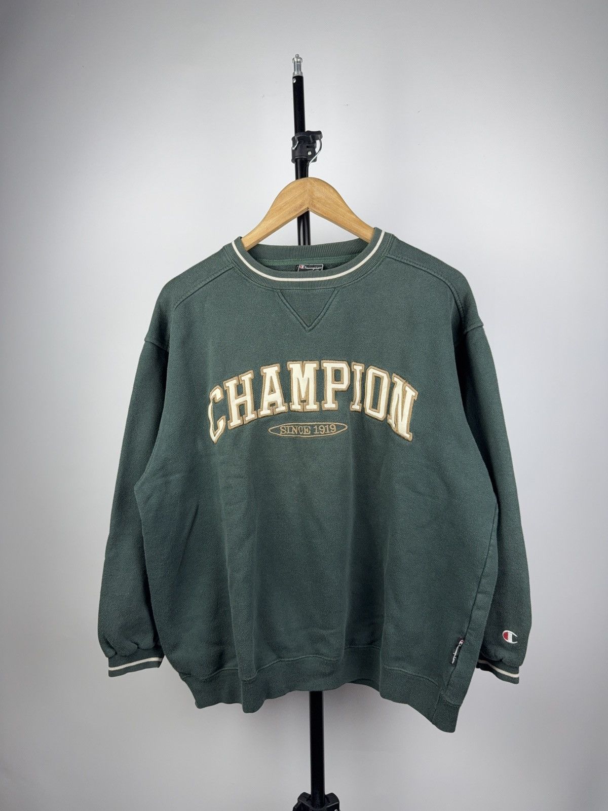 Champion × Vintage Vintage 90s Champion Logo Y2K BOXY FIT Sweatshir Size US L / EU 52-54 / 3 - 1 Thumbnail