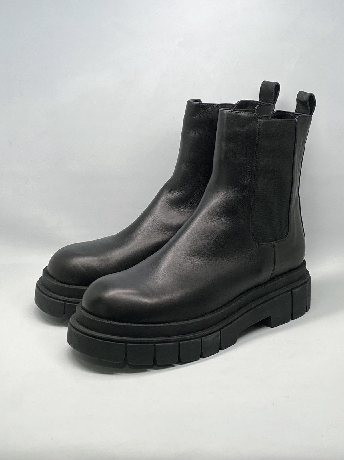 Mackage Mackage Leather Chelsea Boots size 43/us size 10 Size US 10 / EU 43 - 1 Thumbnail