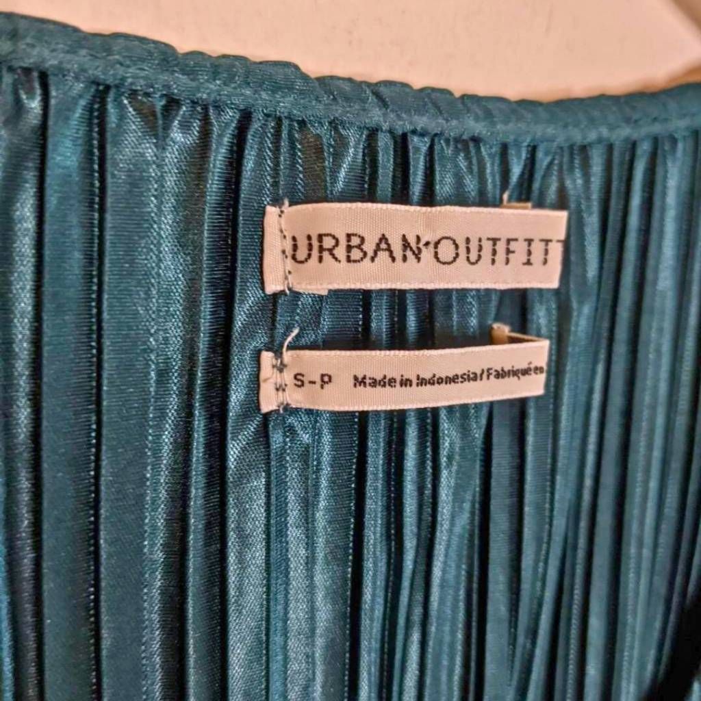 Urban Outfitters Urban Outfitters Cartia Plisse Top S Emerald Green Pleated B Size S / US 4 / IT 40 - 3 Thumbnail