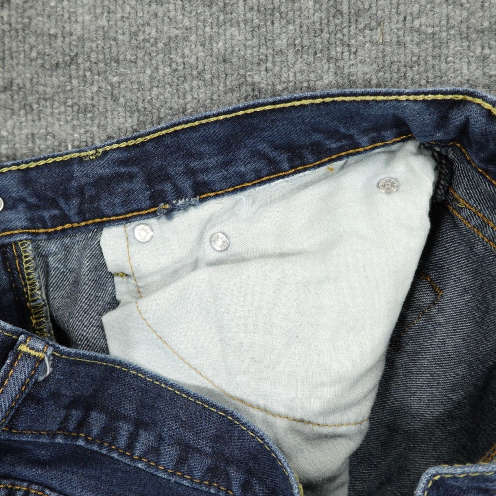 Levi's Levi's 514 Jeans Men 32x31 Blue Regular Straight Dark Wash 5-Pocket Logo Zipper Button Denim Cotton Blend Ancient Vintage Style? Size US 32 / EU 48 - 7 Thumbnail