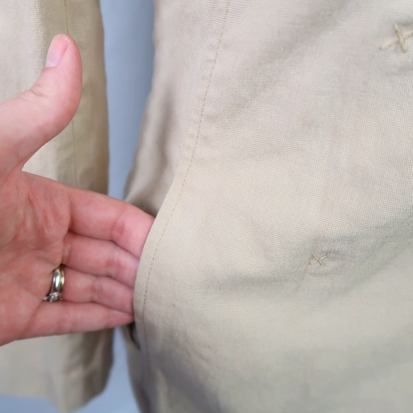 Guess VINTAGE Guess Khaki Tan Double Breasted Jacket S Mens/Adults, Cotton, 90s, Casual, Regular Fit, 25" Length Size S / US 4 / IT 40 - 5 Thumbnail