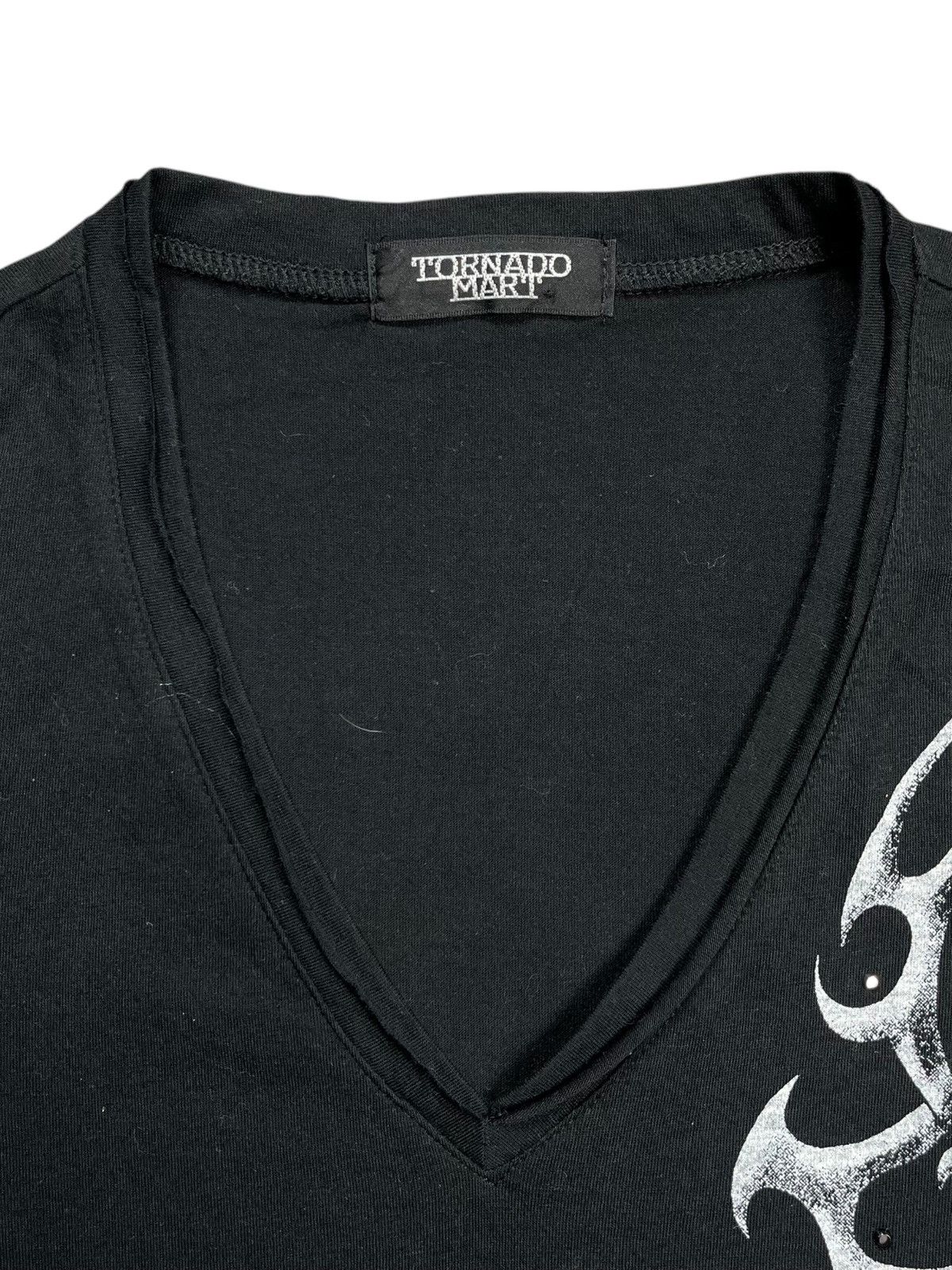 Tornado Mart 2000s Tornado Mart - Vneck Tribal T-Shirt Size US M / EU 48-50 / 2 - 7 Thumbnail