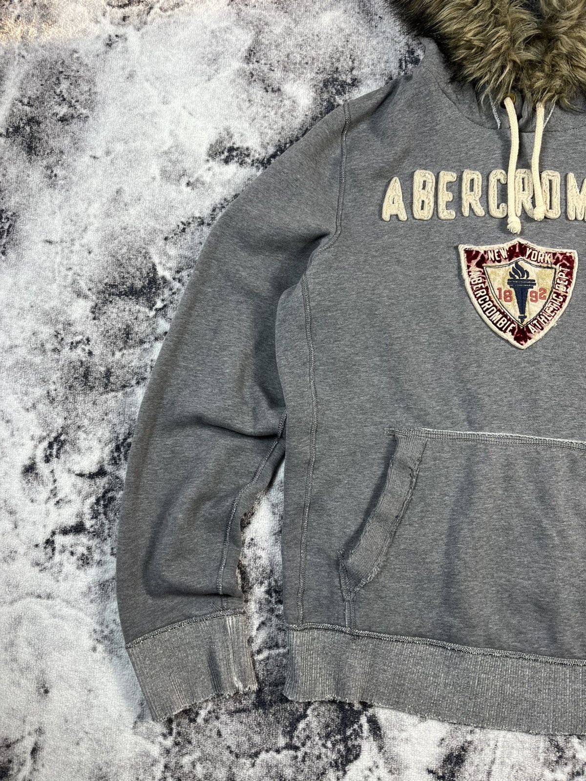 Abercrombie & Fitch Abercrombie & Fitch Fur Hoodie Distressed Y2K XXL Size US XXL / EU 58 / 5 - 2 Thumbnail