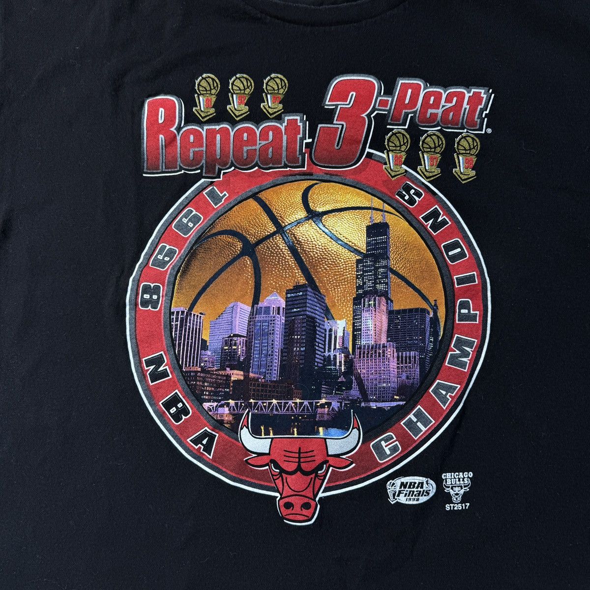 Starter Starter Chicago Bulls t-shirt 1998 3-peat repeat vintage nba Size US XL / EU 56 / 4 - 3 Thumbnail