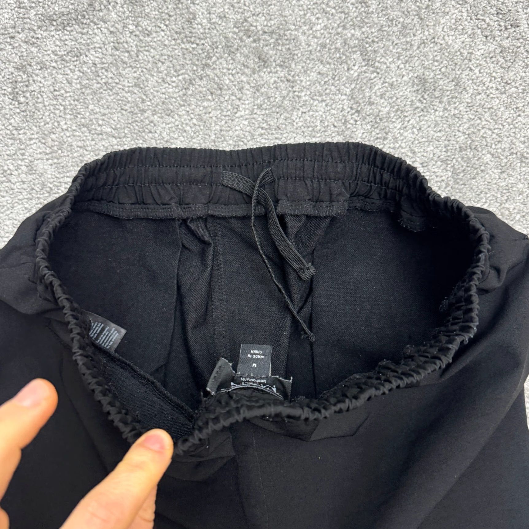 Boohoo Boohoo Man Nylon Casual Shorts Mens Medium Black Elastic Waist Stretch Classic Shirt Size US 31 - 4 Thumbnail