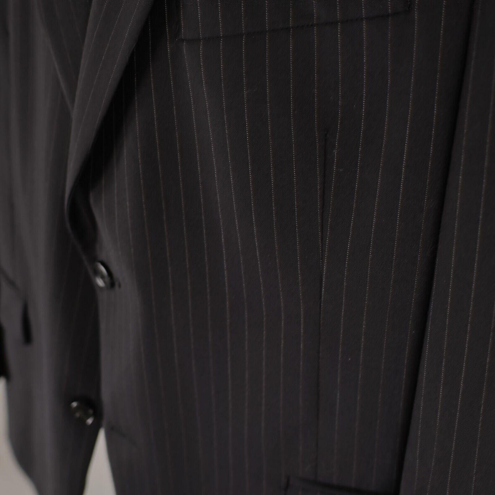 Jos. A. Bank Jos A Bank Signature Wool 2 Piece Suit 42S 39/29 Black W/ Br Size 42S - 7 Thumbnail