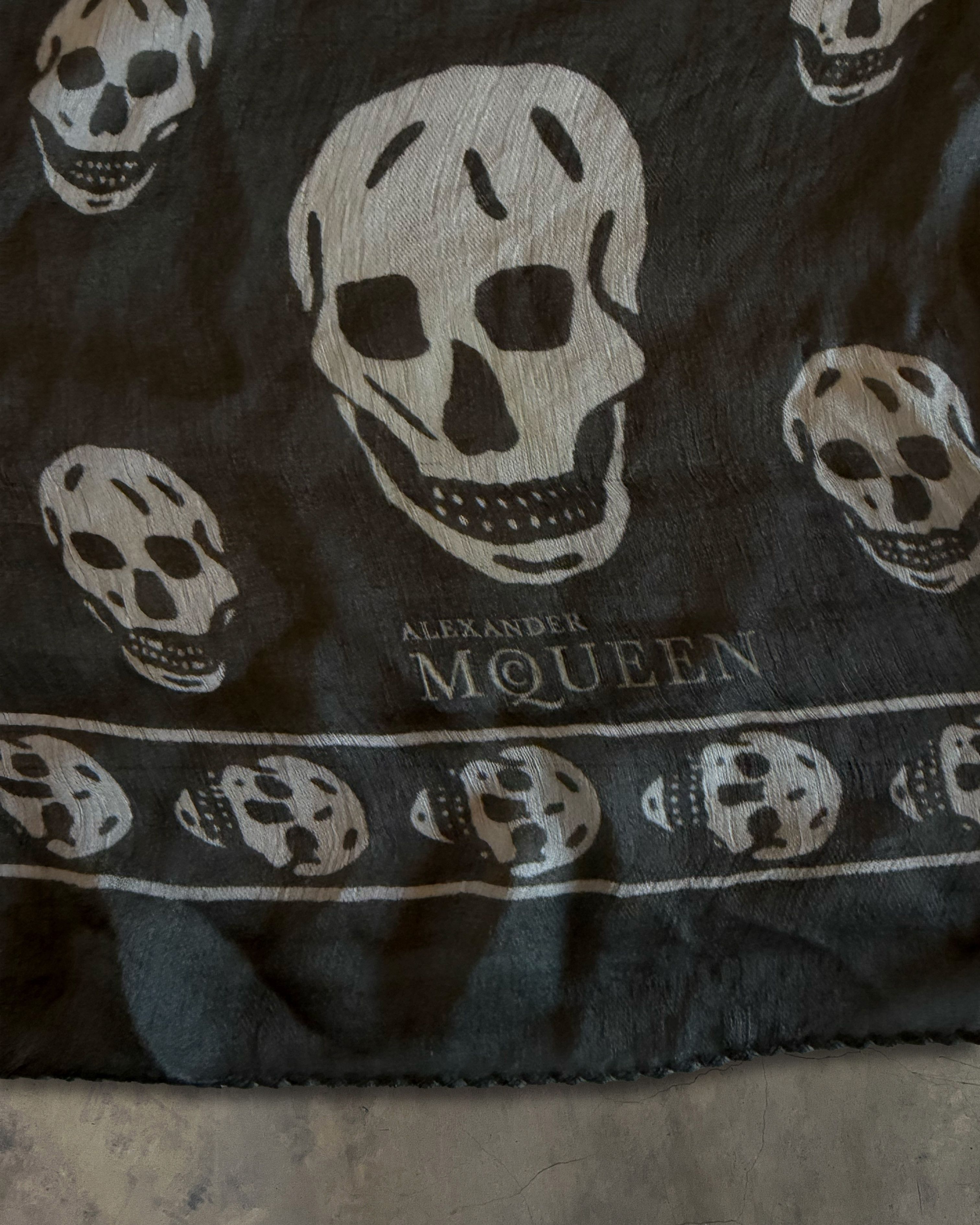 Alexander McQueen ALEXANDER MCQUEEN CLASSIC SKULL SCARF Size ONE SIZE - 2 Thumbnail