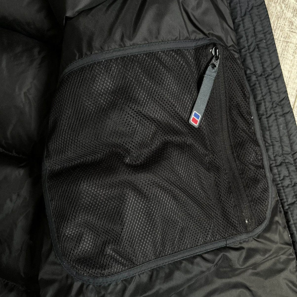 Berghaus Berghaus Men’s down Vest Size US XL / EU 56 / 4 - 9 Thumbnail