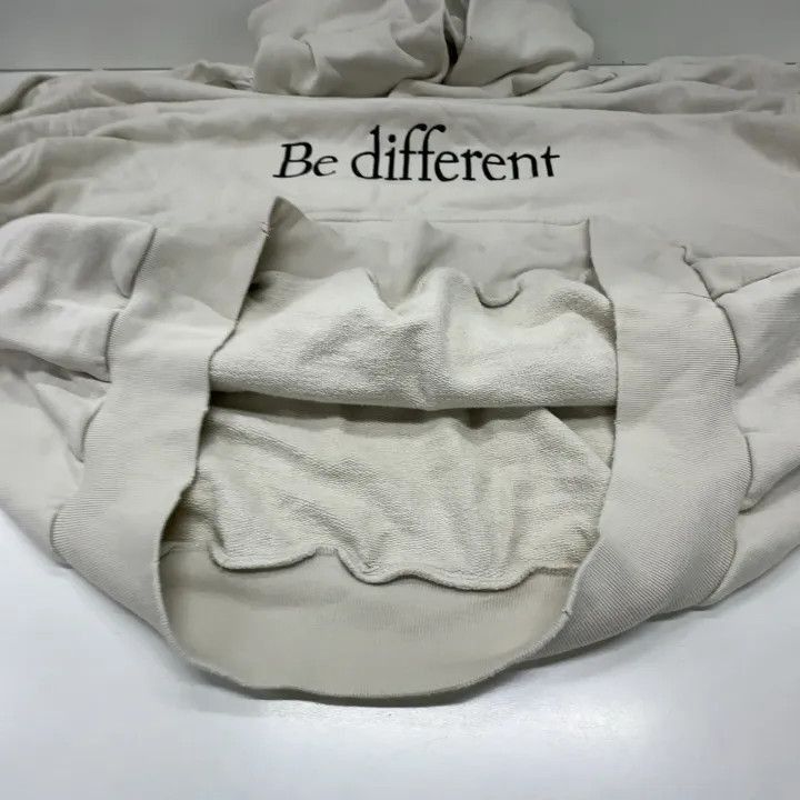 Balenciaga Balenciaga Balenciaga Be Different Hoodie for Men and Wome Size US M / EU 48-50 / 2 - 8 Thumbnail