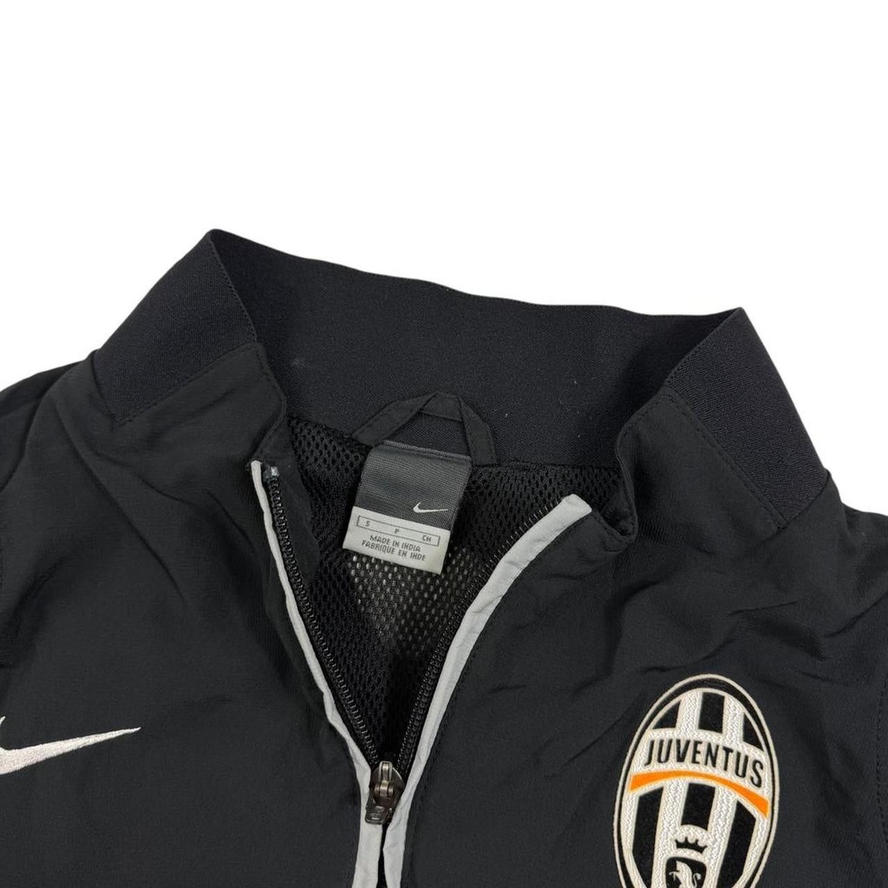 Nike Vintage Nike Juventus Track Jacket - Small Size US S / EU 44-46 / 1 - 5 Thumbnail