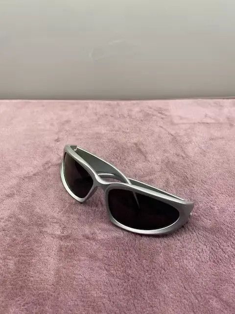 Japanese Brand Vintage Silver Chrome Y2K glasses Sunglasses cyber rave punk Size ONE SIZE - 1 Thumbnail