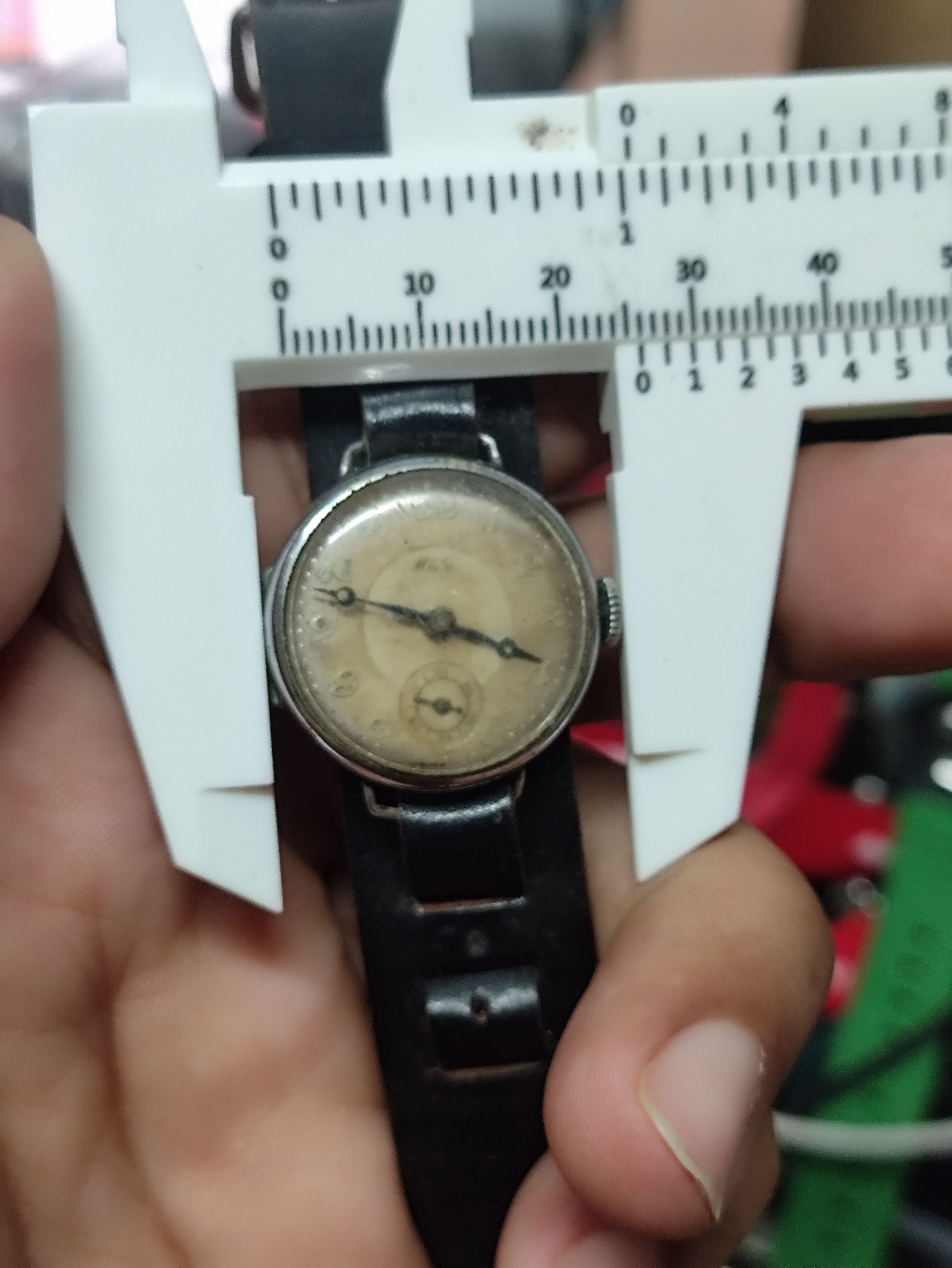 Vintage Vintage Hand winding engine Watch Unknown Brand Size ONE SIZE - 7 Thumbnail