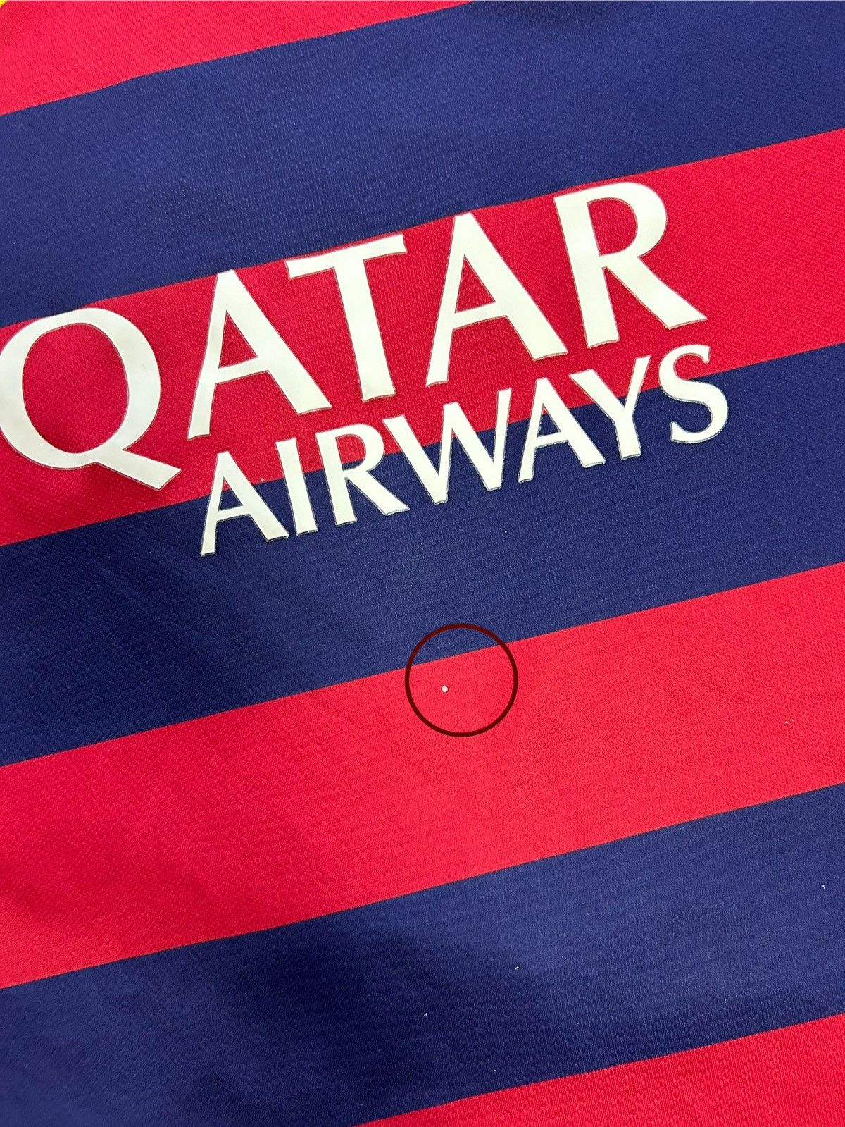 Nike Rare Nike FC Barcelona Suarez 2015 2016 Home Soccer Jersey Size US L / EU 52-54 / 3 - 14 Thumbnail