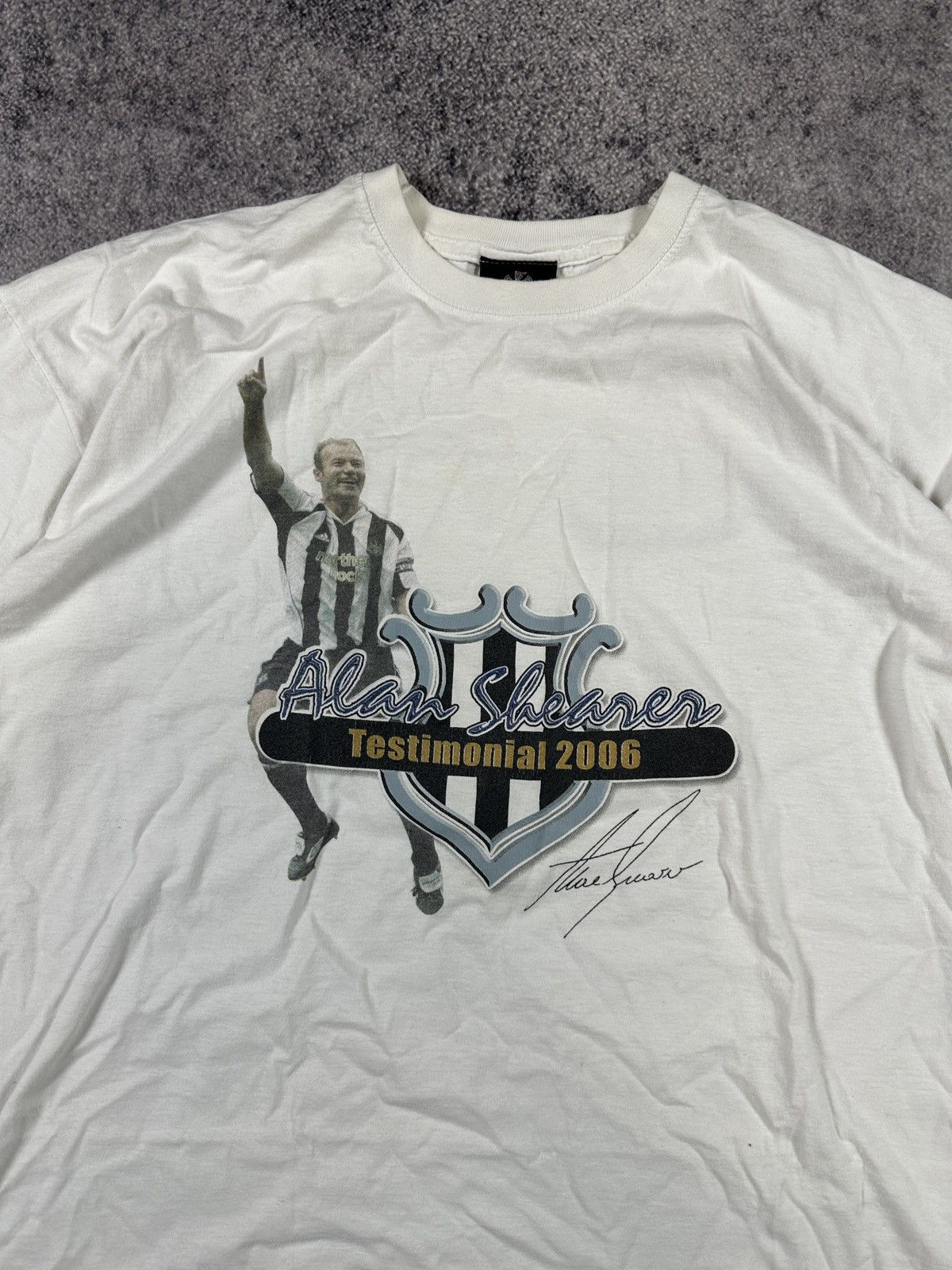 Vintage Vintage New Castle 2006 T-shirt Rare Streetwear Soccer XL Size US XL / EU 56 / 4 - 2 Thumbnail