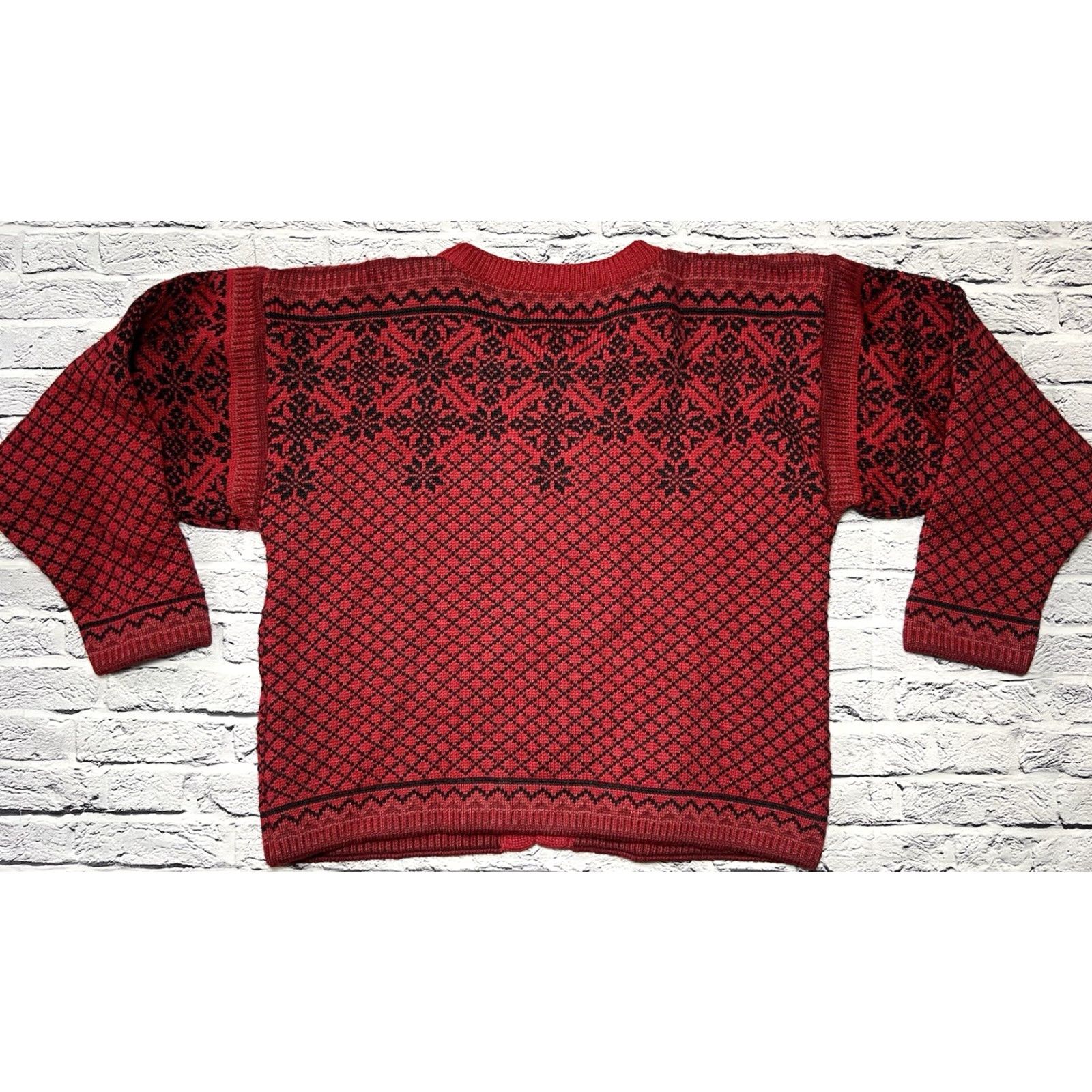 Vintage VINTAGE NORSKWEAR Nordic Sweater Womens XS Red Wool Cardigan EXCELLENT Snowflake Winter Womens XS Red Wool Buckle Crew Neck 100% Wool Norway Size XS / US 0-2 / IT 36-38 - 5 Thumbnail