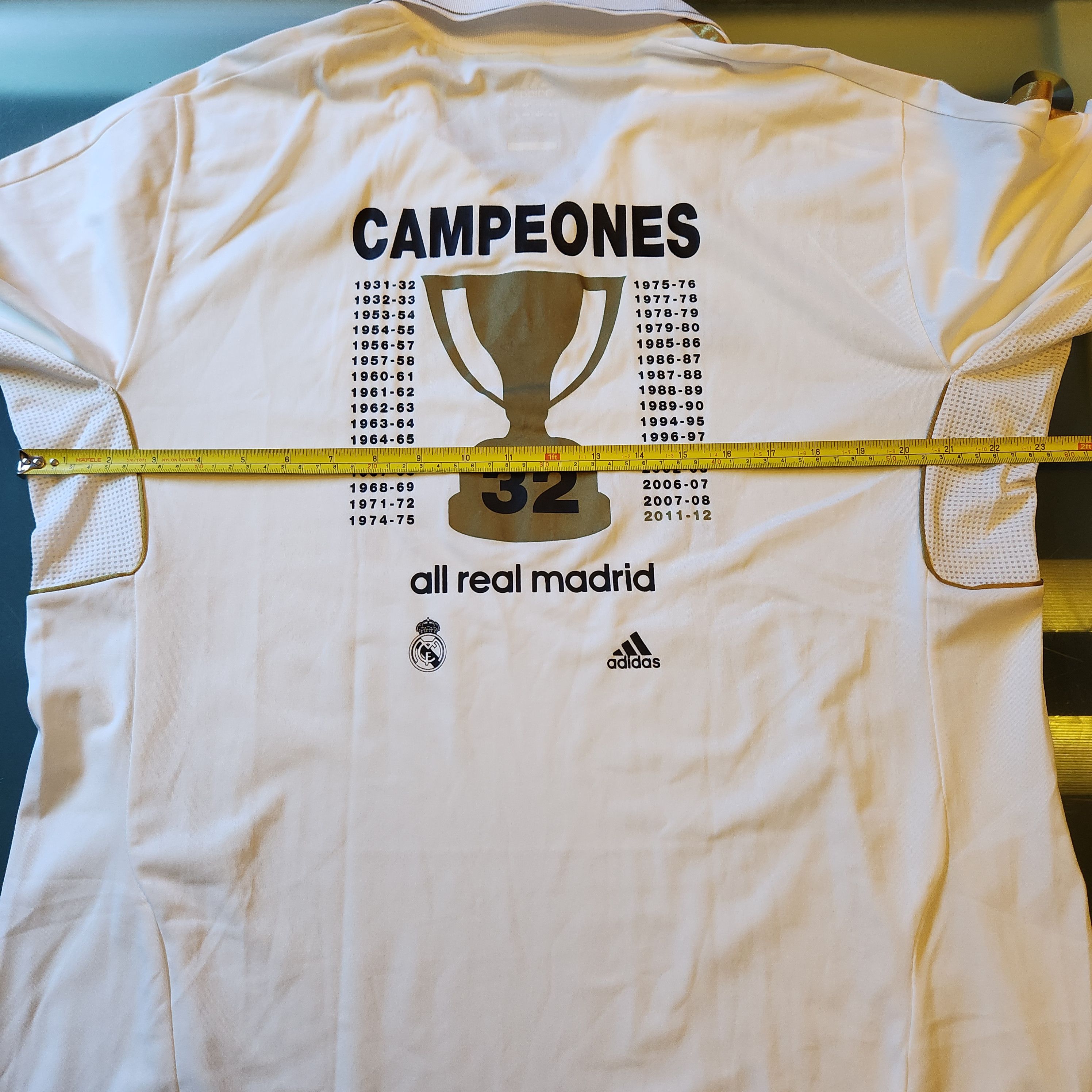 Adidas Authentic Real Madrid CAMPEONES 32 2011-2012 Home Jersey Size US XL / EU 56 / 4 - 13 Thumbnail