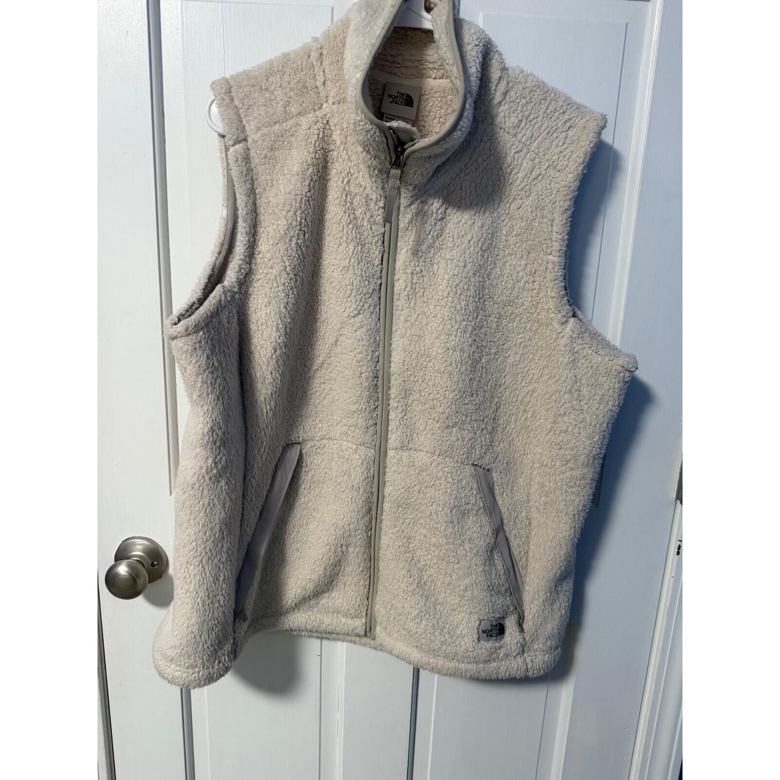The North Face The North Face Fleece Vest Womens XL Cream Sherpa Zip Up Size XL / US 12-14 / IT 48-50 - 3 Thumbnail