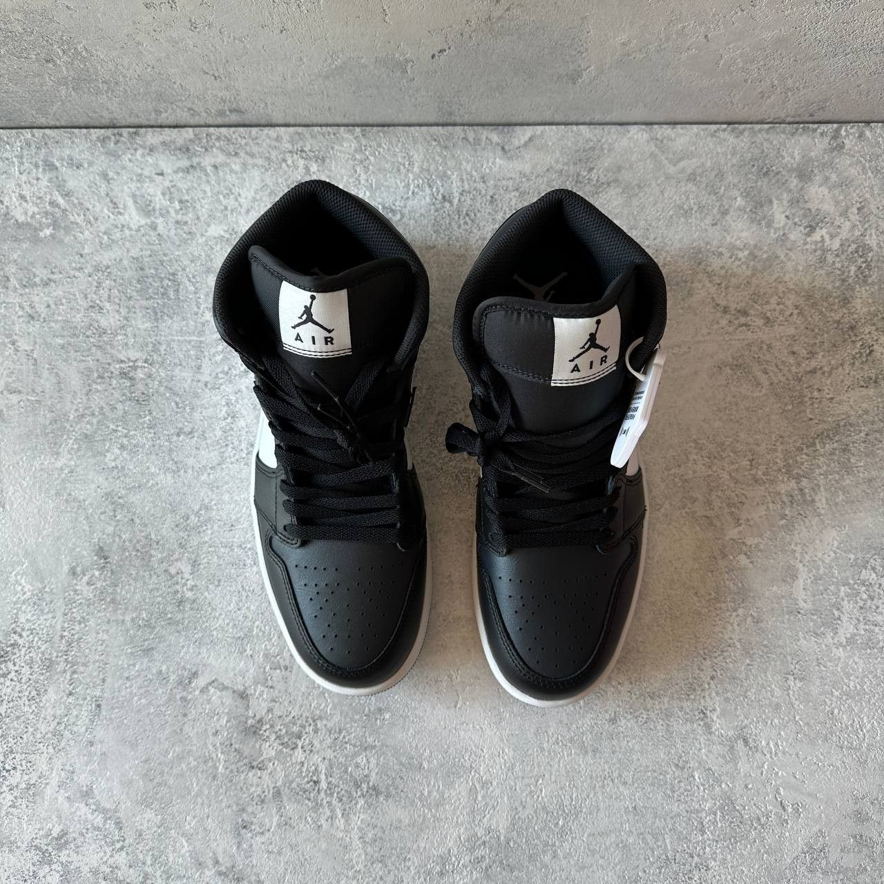 Jordan Brand Air Jordan 1 Mid 'Off Noir Toe' DQ8426-010 Size 42,5 Size US 9 / EU 42 - 6 Thumbnail