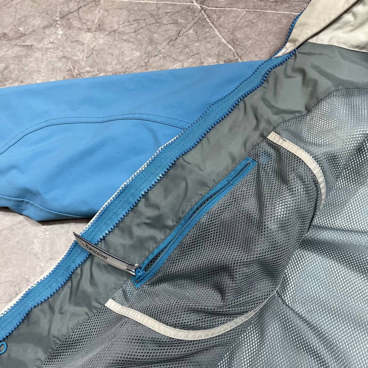 Berghaus Vintage Berghaus AquaFoil Blue Gorpcore Windbreaker Jacket Size US S / EU 44-46 / 1 - 10 Thumbnail