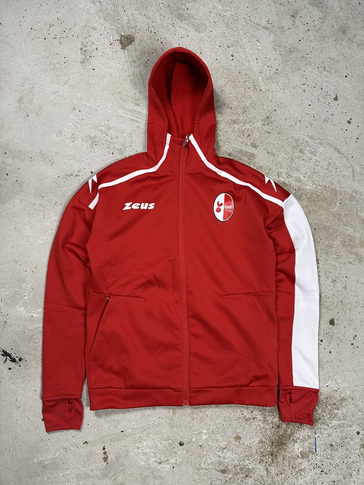 Vintage Vintage 2000s Zeus x Bari FC Red Training Top Sweatshirt Size US M / EU 48-50 / 2 - 1 Thumbnail