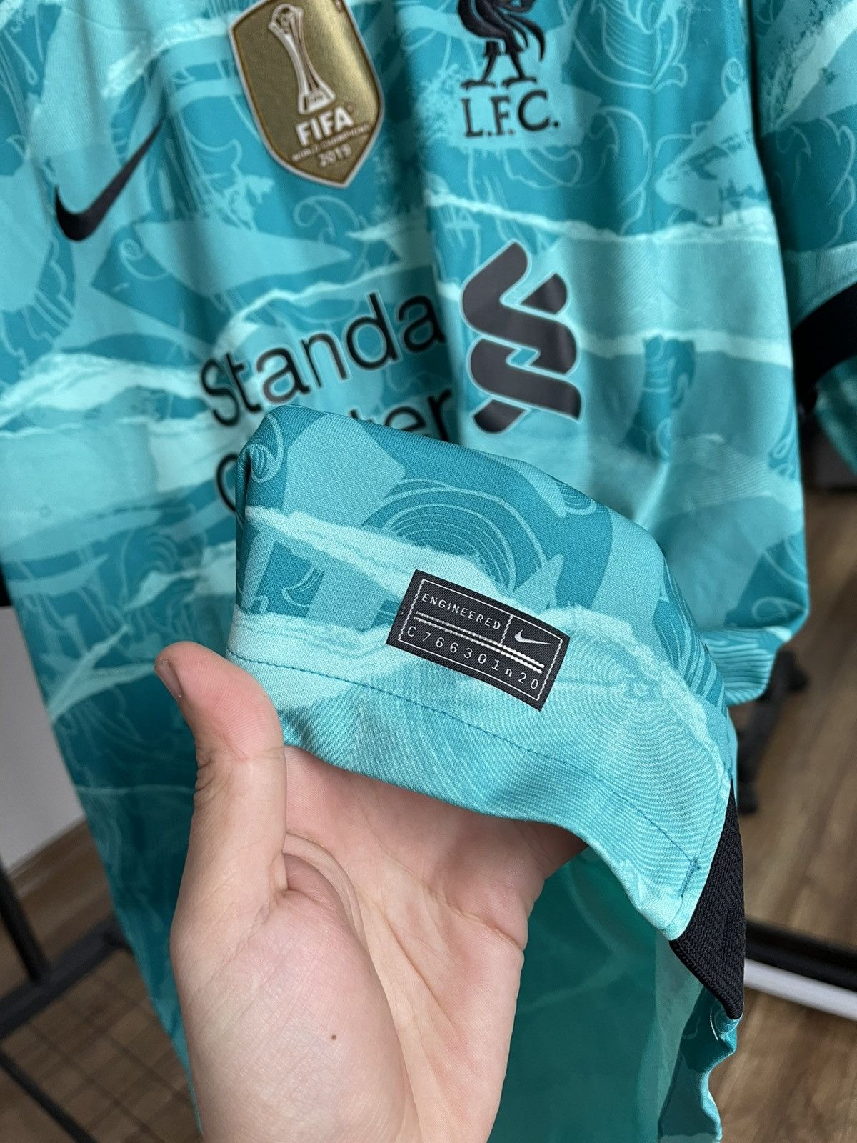 Nike 2020/2021 Nike FC Liverpool Champions Soccer Jersey T-Shirt Size US XL / EU 56 / 4 - 12 Thumbnail