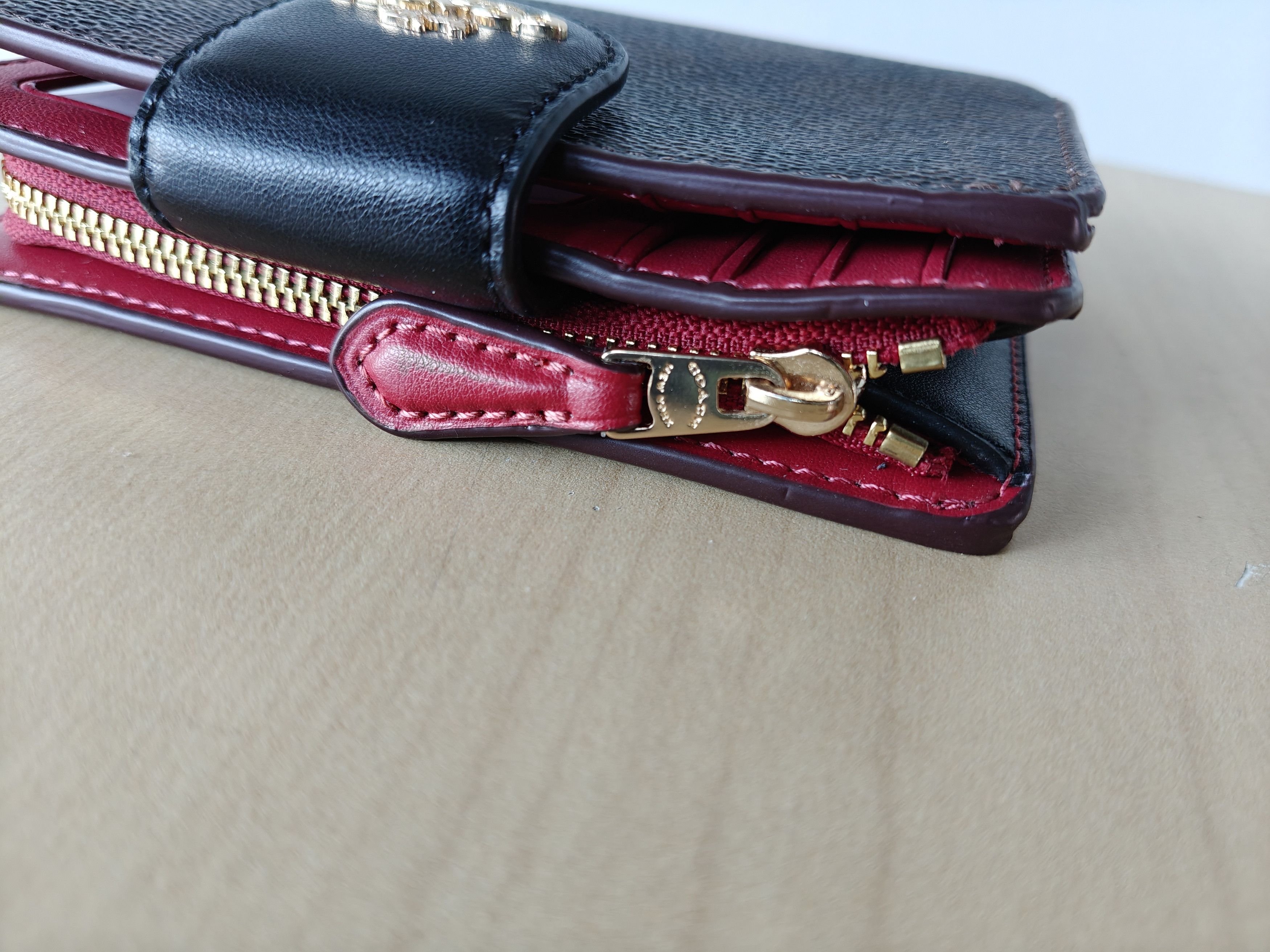 Coach Coach Medium Corner Zip Wallet Free Shipping T/1002 Size ONE SIZE - 6 Thumbnail