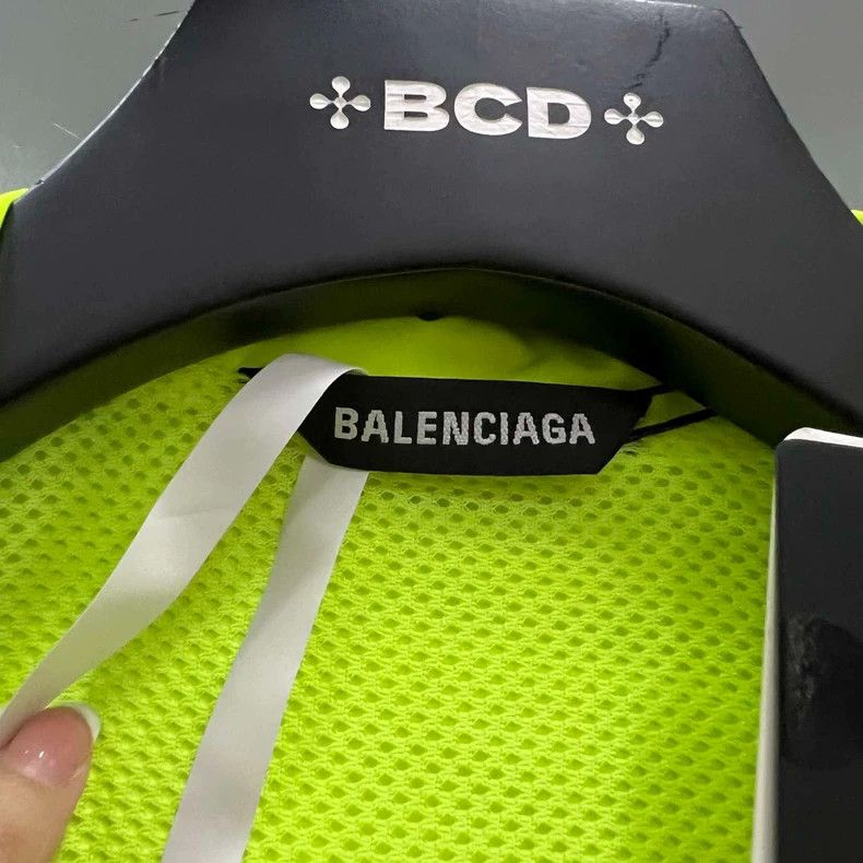 Balenciaga Balenciaga Neon Green Double Hook Embroidery School Unifor Size US S / EU 44-46 / 1 - 3 Thumbnail