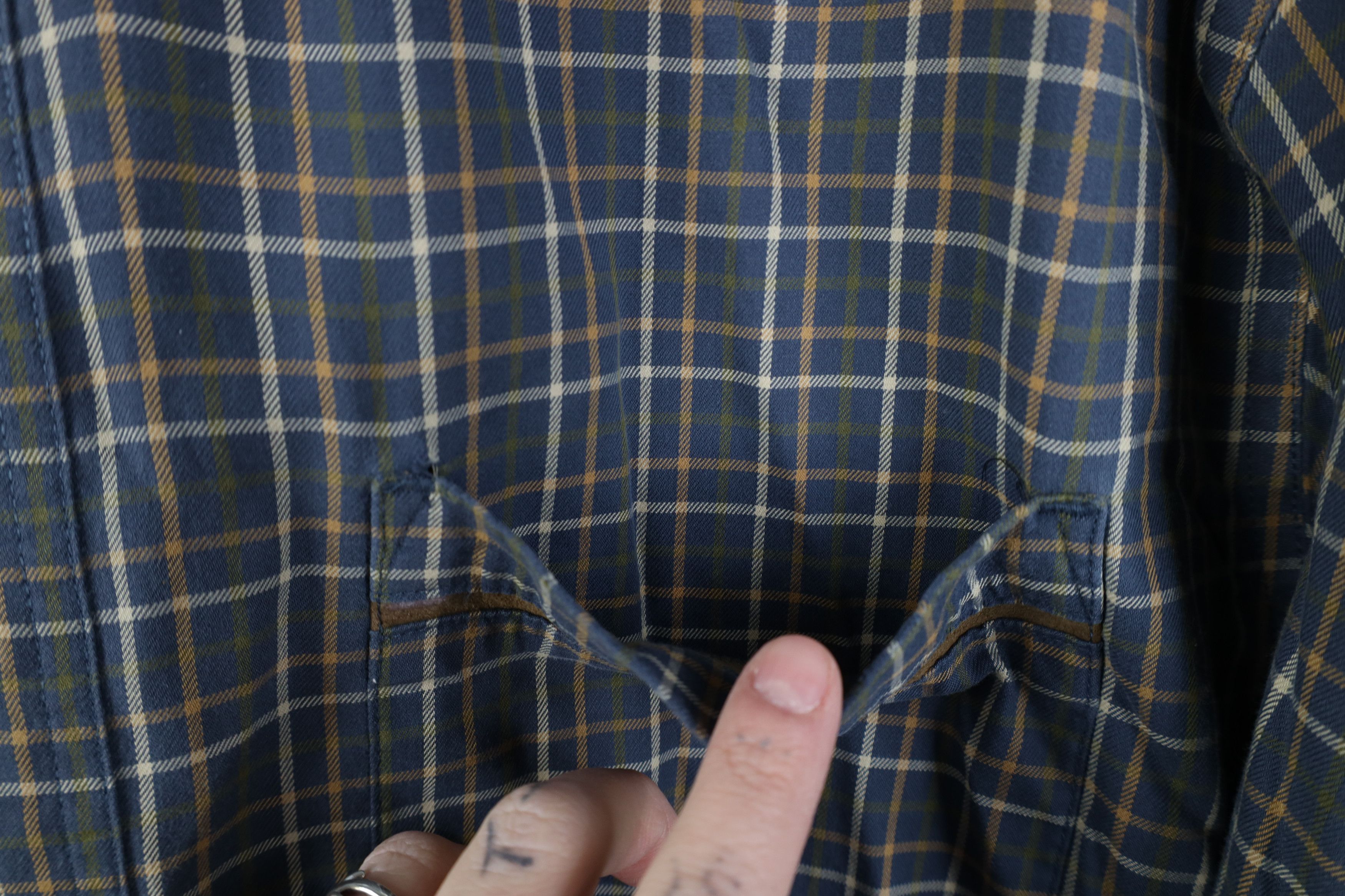Cabelas Vintage Cabelas Flannel Collared Button Down Shirt Plaid Size US XL / EU 56 / 4 - 5 Thumbnail