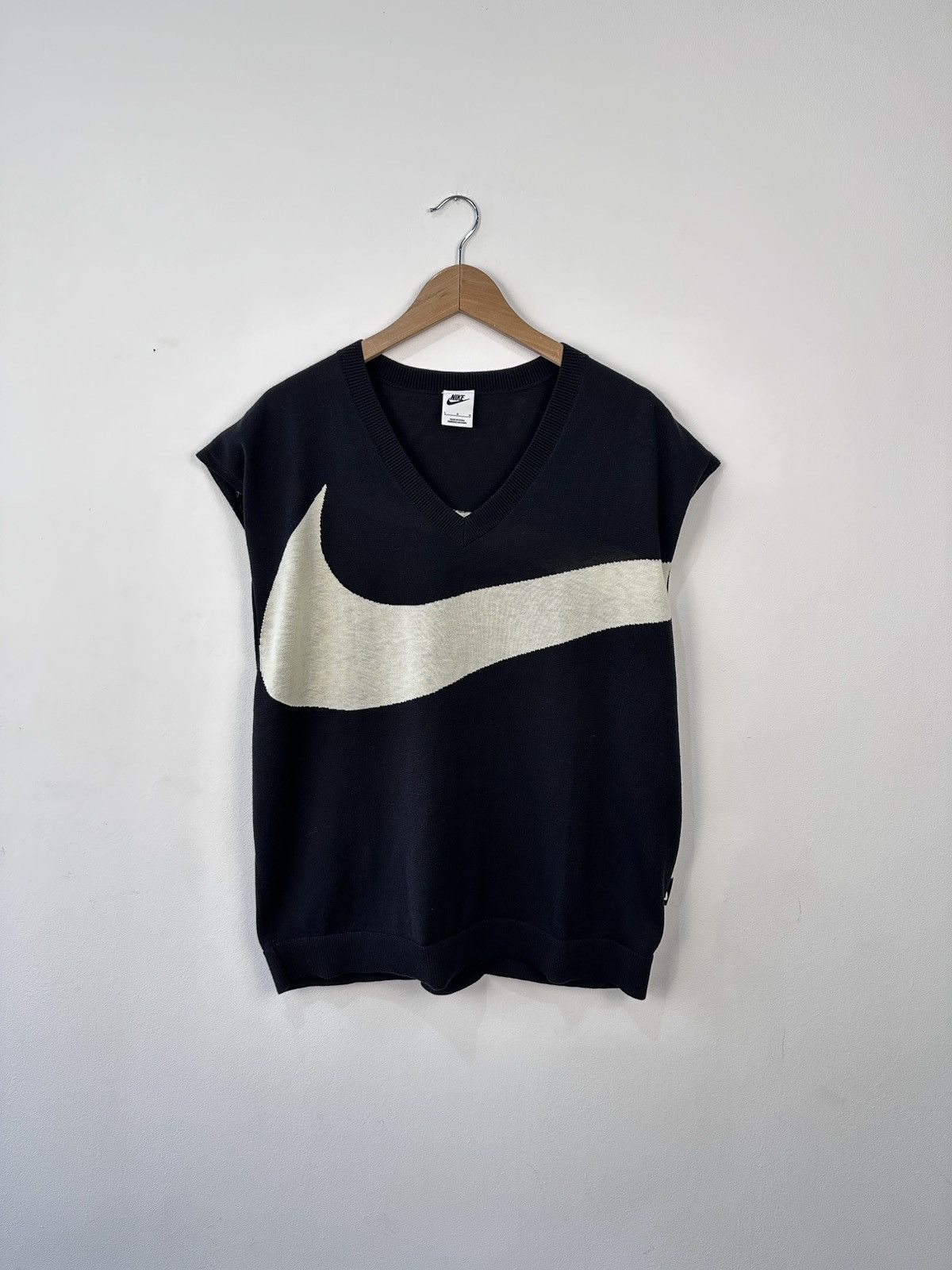 Nike Nike Sportswear Big Swoosh Knit Sweater Vest Preppy Size L Size US L / EU 52-54 / 3 - 1 Thumbnail