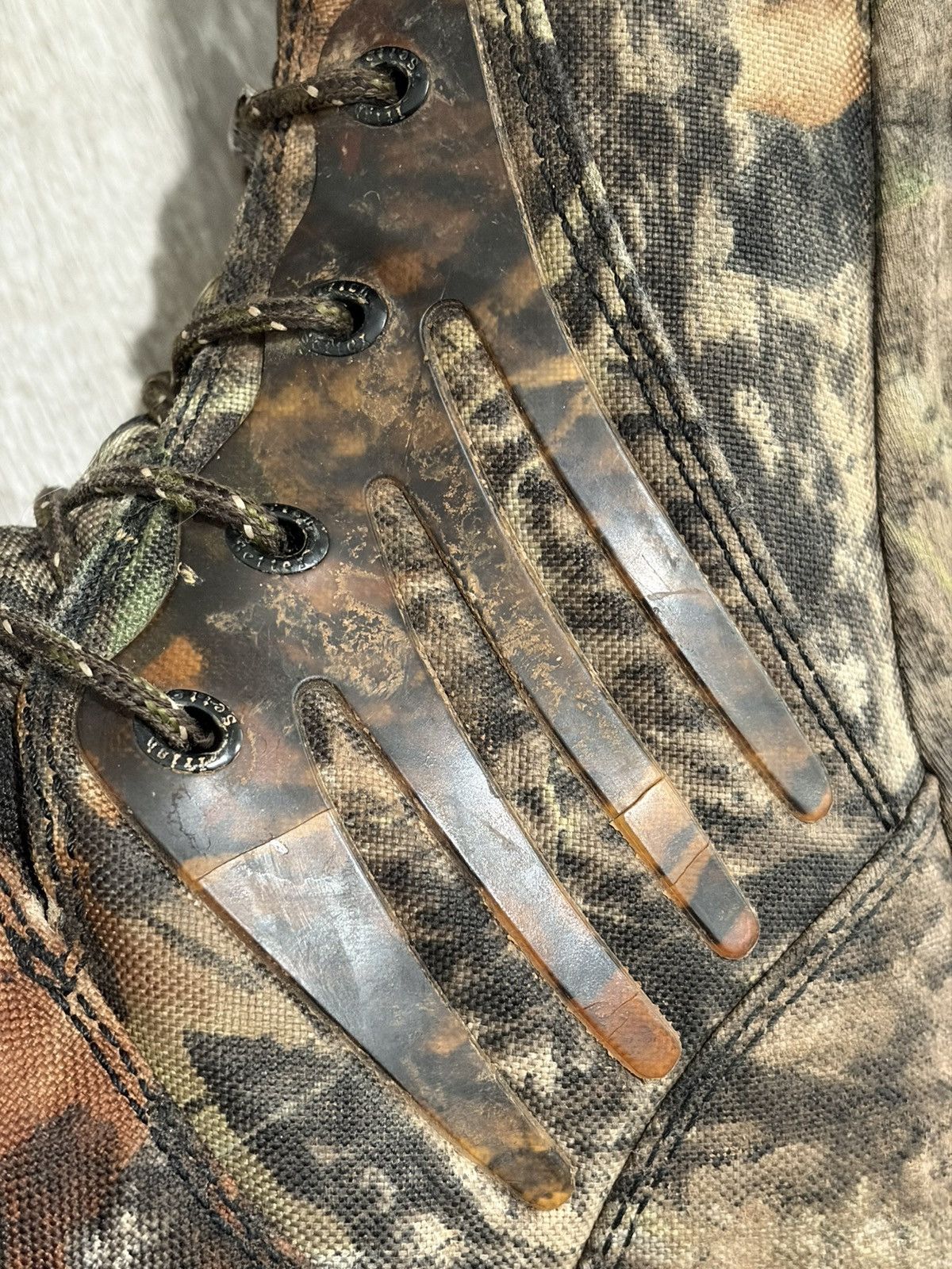 Red Wing Irish Setter Boots Mens Camo 800g Thinsulate Gore-Tex Size US 12 / EU 45 - 15 Thumbnail