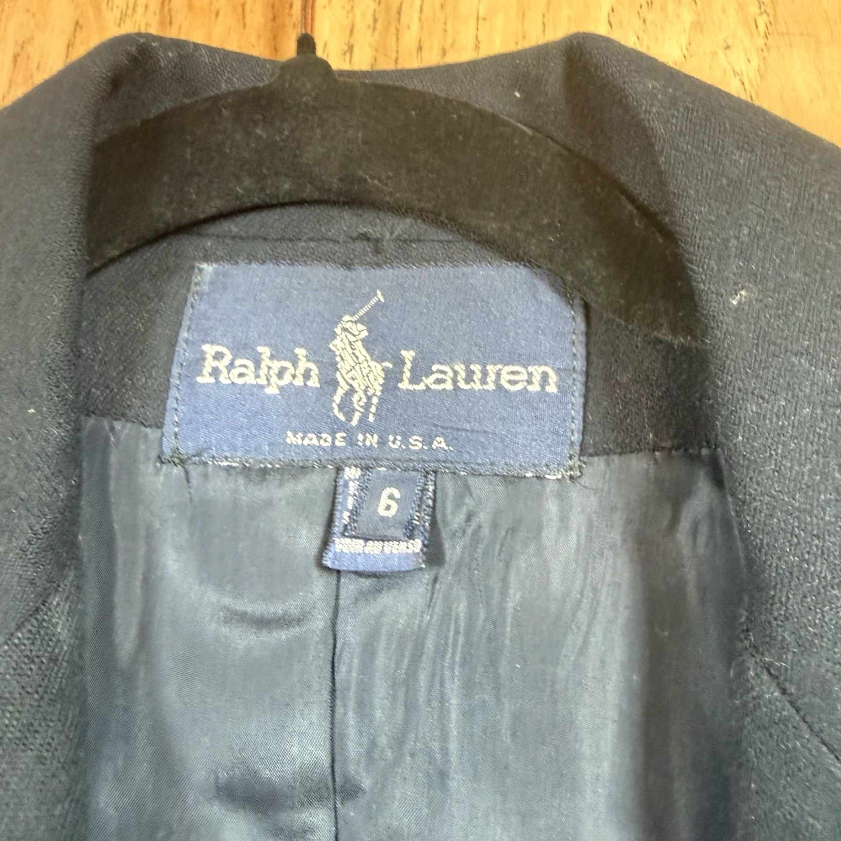 Ralph Lauren VINTAGE Ralph Lauren Wool Blazer Women’s 6 Gold Button USA Made Polo Blazer Overcoat Gold Women USA 6 Mens? Size M / US 6-8 / IT 42-44 - 3 Thumbnail