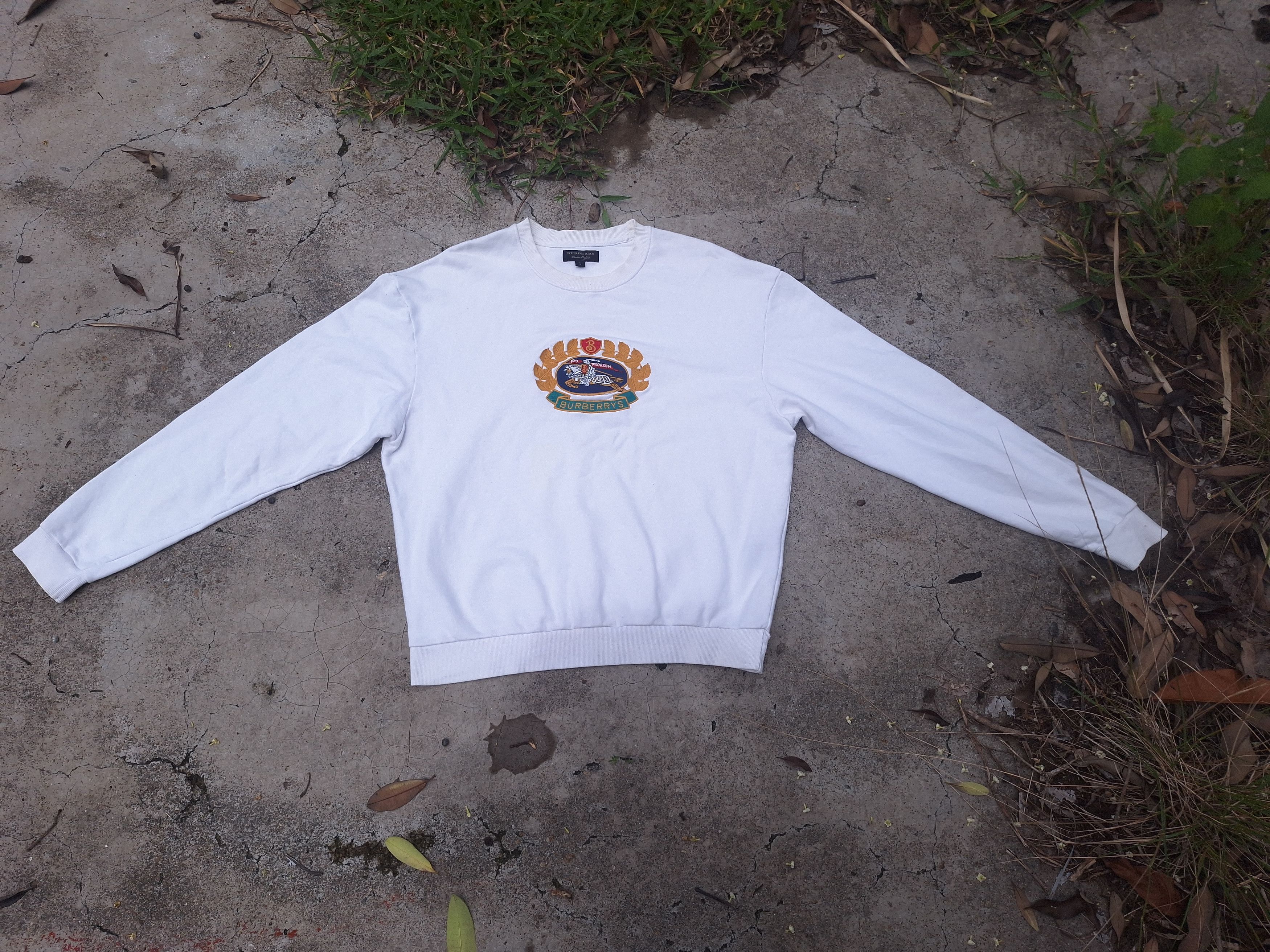 Burberry Burberry Embroidered Logo Sweatshirt Size US L / EU 52-54 / 3 - 1 Thumbnail
