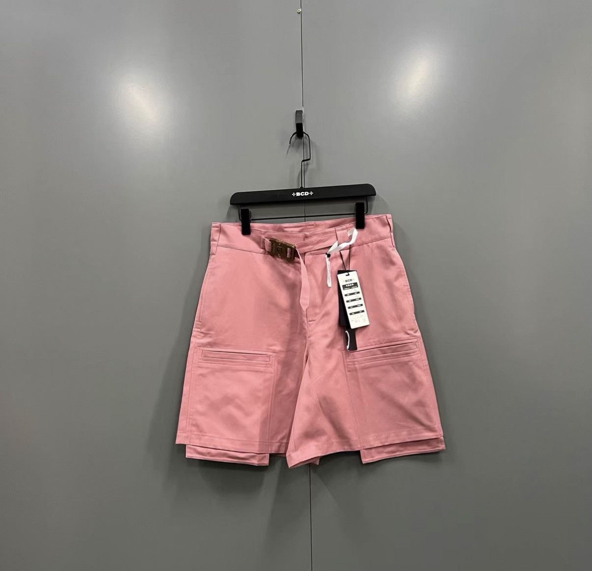 Dior Dior Pink Pocket Cargo Shorts J41 Size 34" / US 12 / IT 48 - 1 Thumbnail