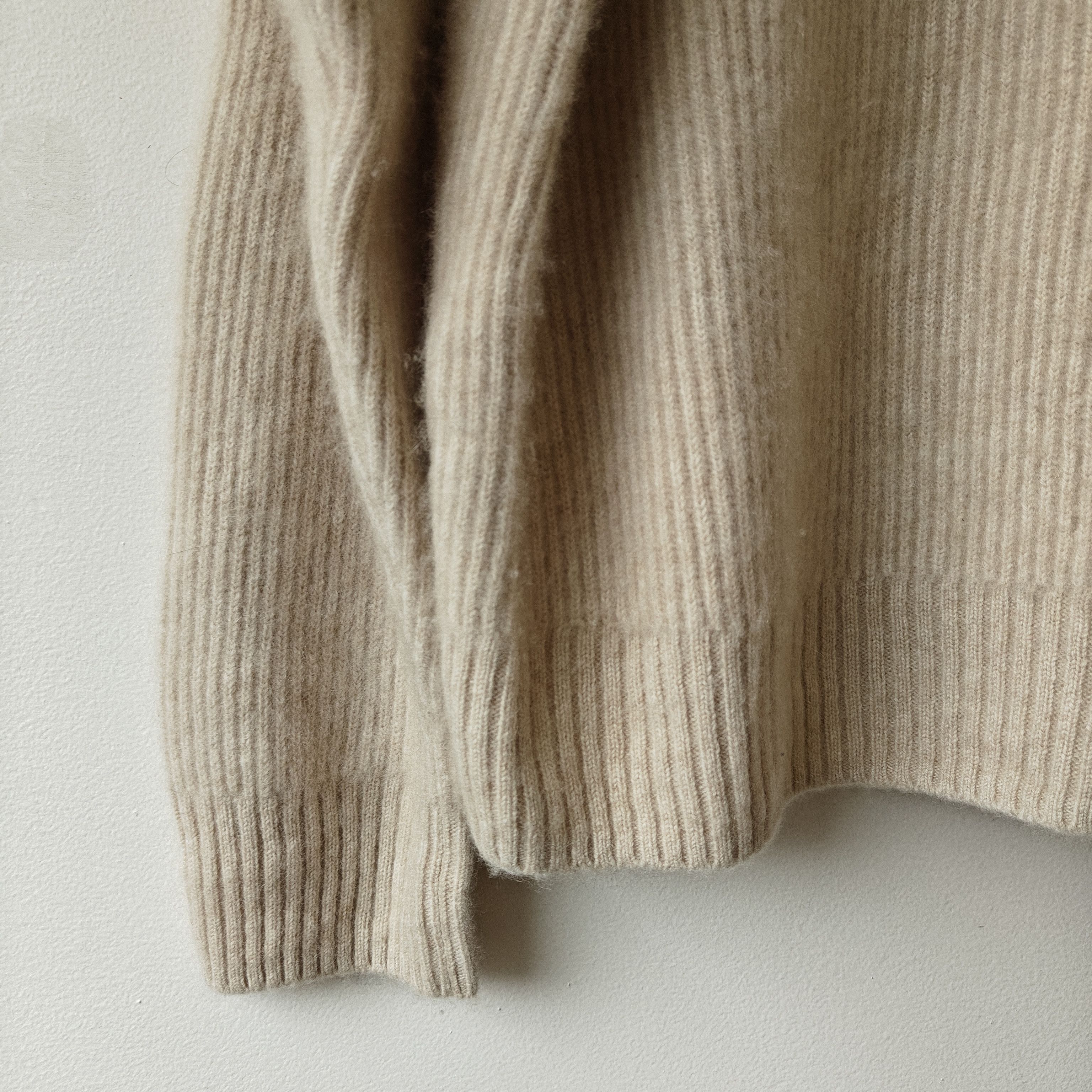 Seya NWOT Cashmere beige sweater size L made Japan $990 Size US L / EU 52-54 / 3 - 10 Thumbnail